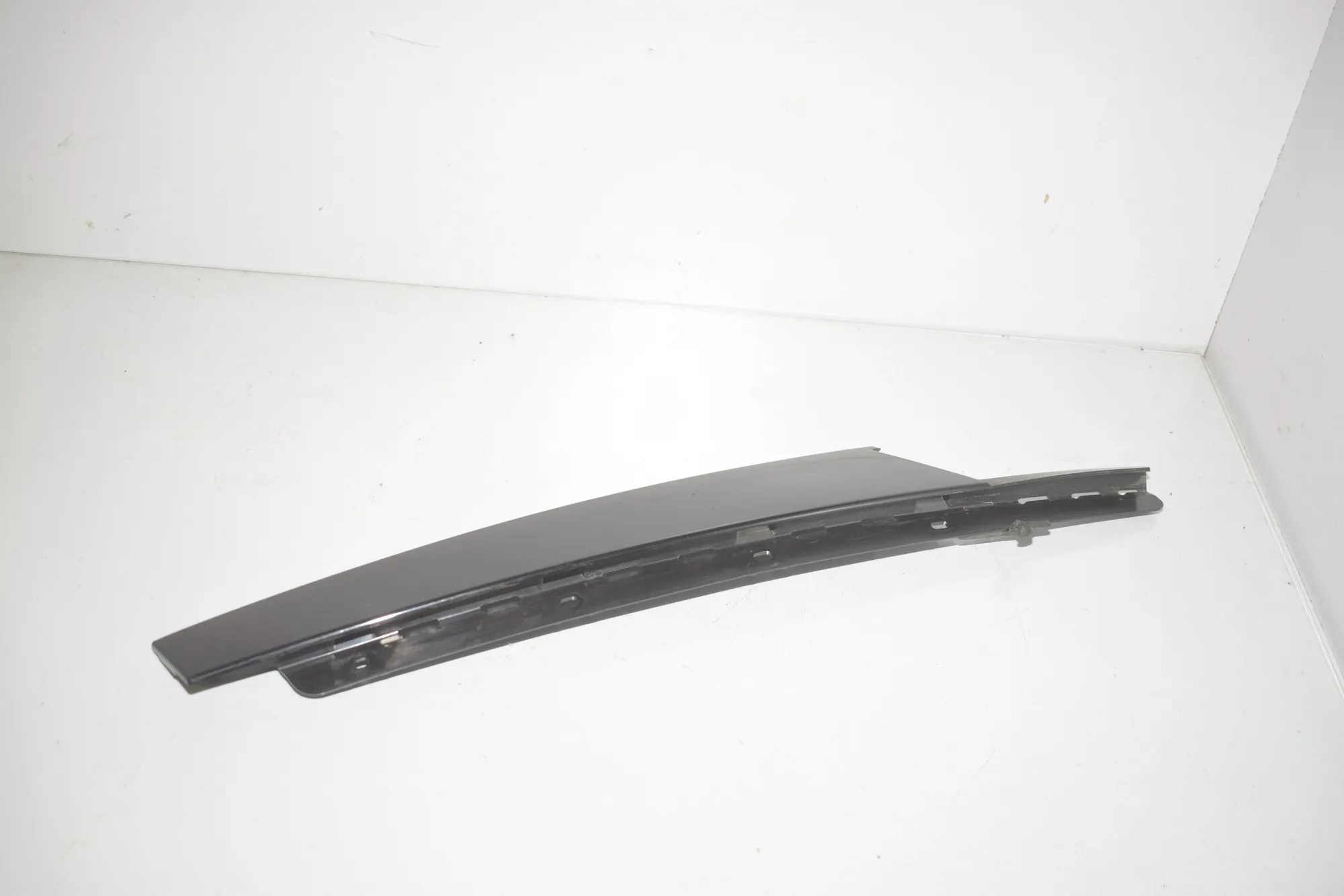 Front Left Door Vertical Trim – OEM 7373921 · BMW 2 Active Tourer (F45) 216 d 2014