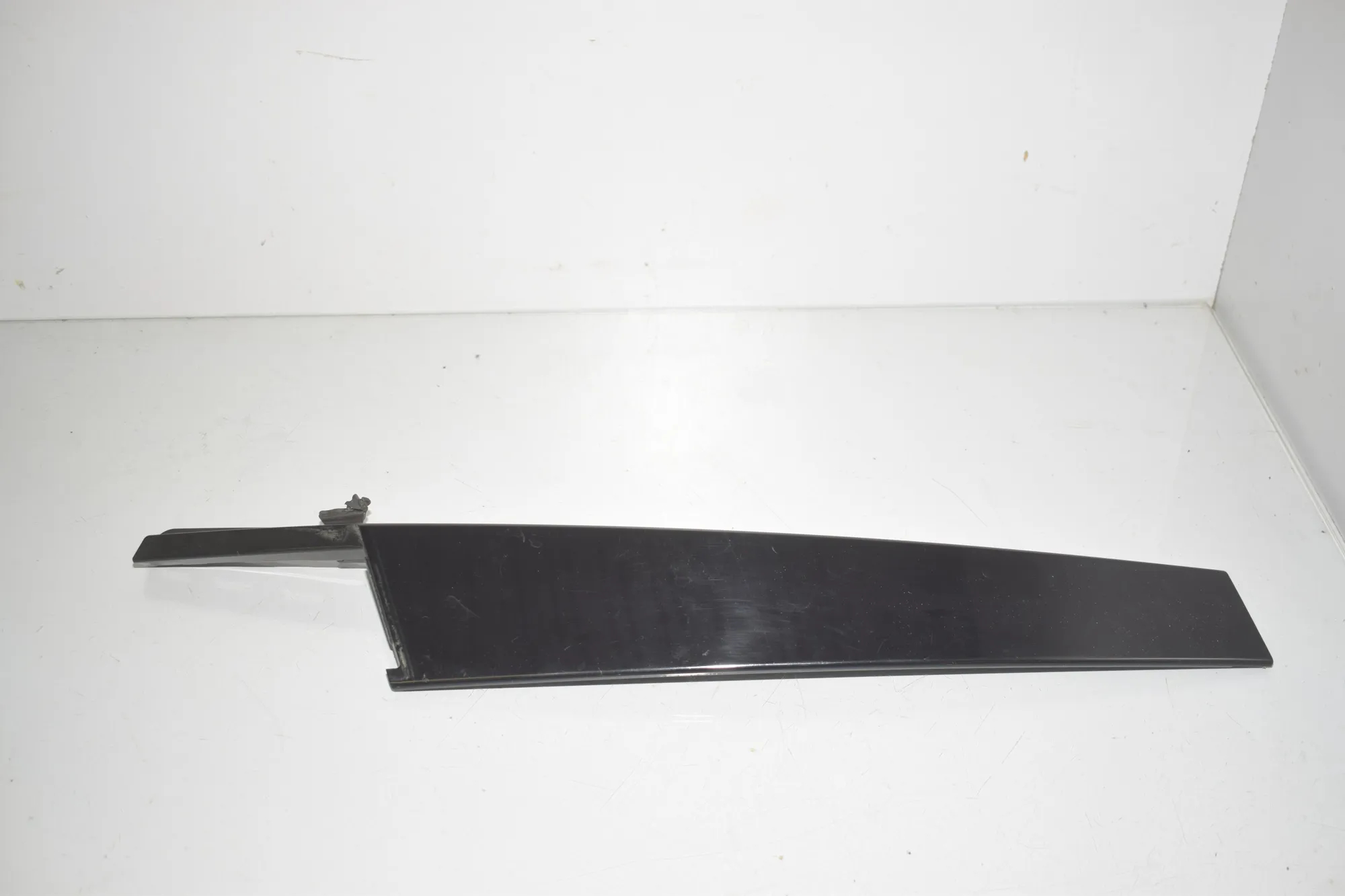 Front Left Door Vertical Trim – OEM 7373921 · BMW 2 Active Tourer (F45) 216 d 2014 – 3