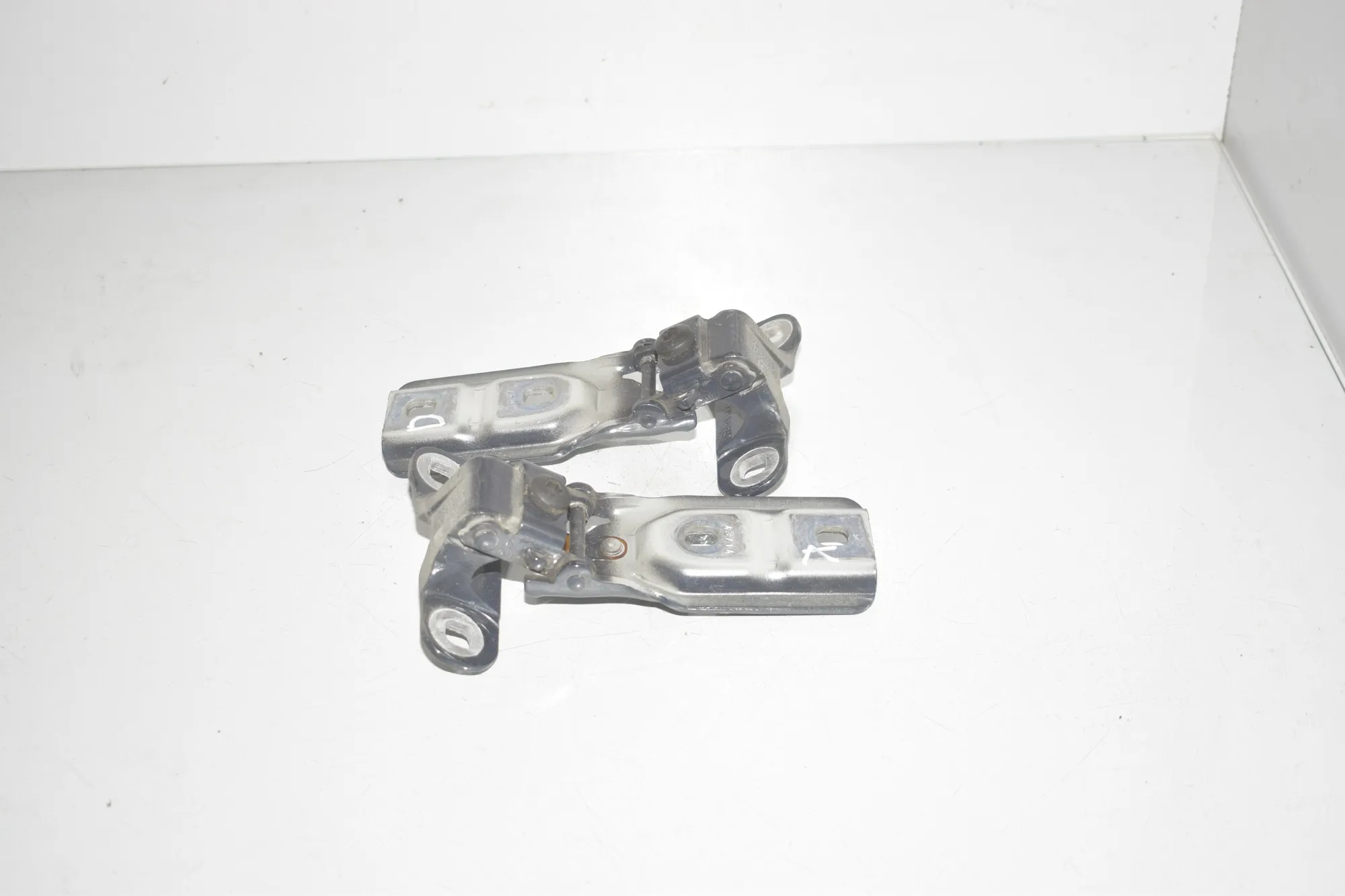 Left Side Bootlid Hinge – OEM 7300810 · BMW 2 Active Tourer (F45) 216 d 2014 – 3