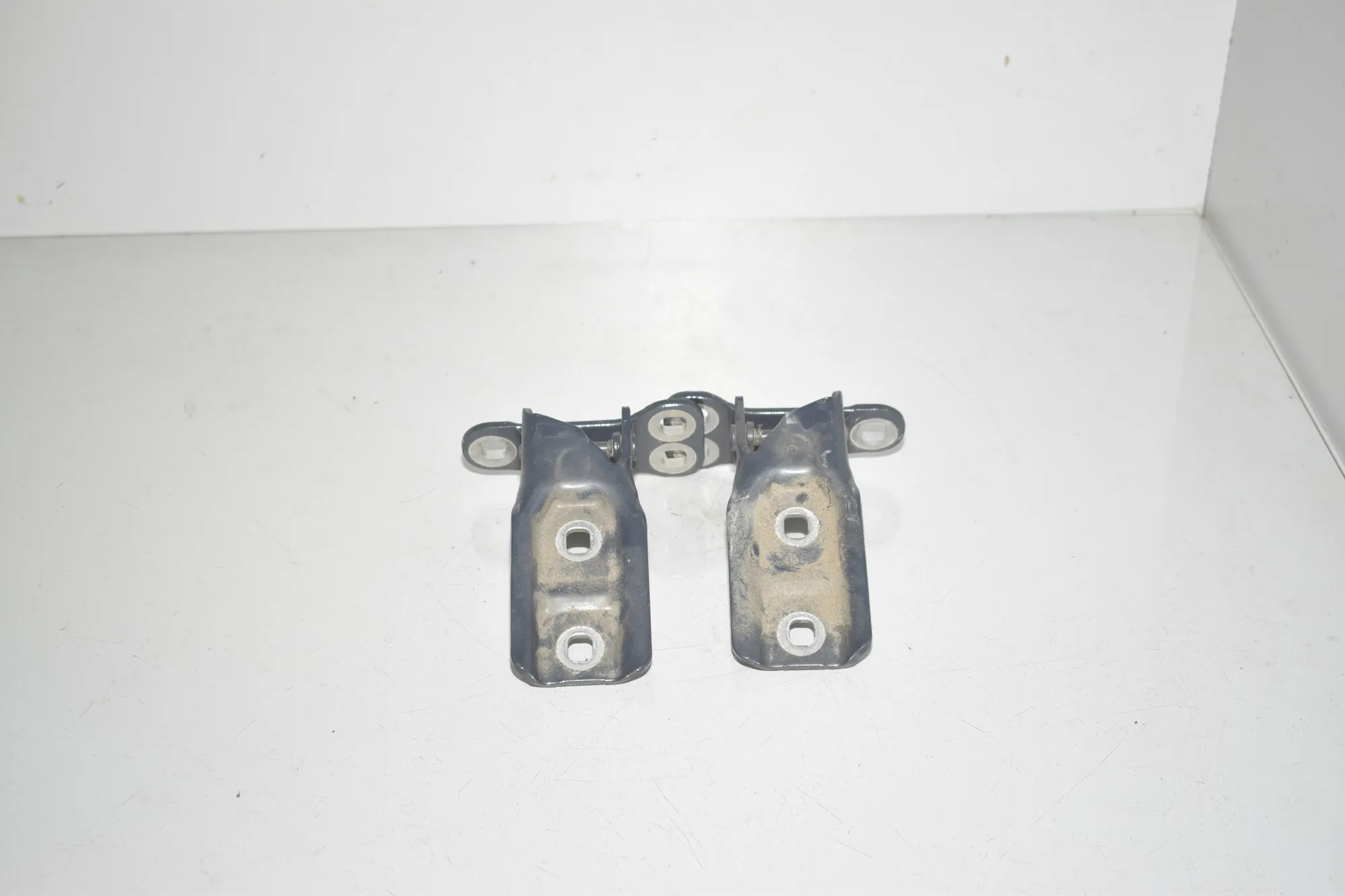 Left Side Bootlid Hinge – OEM 7300810 · BMW 2 Active Tourer (F45) 216 d 2014 – 4