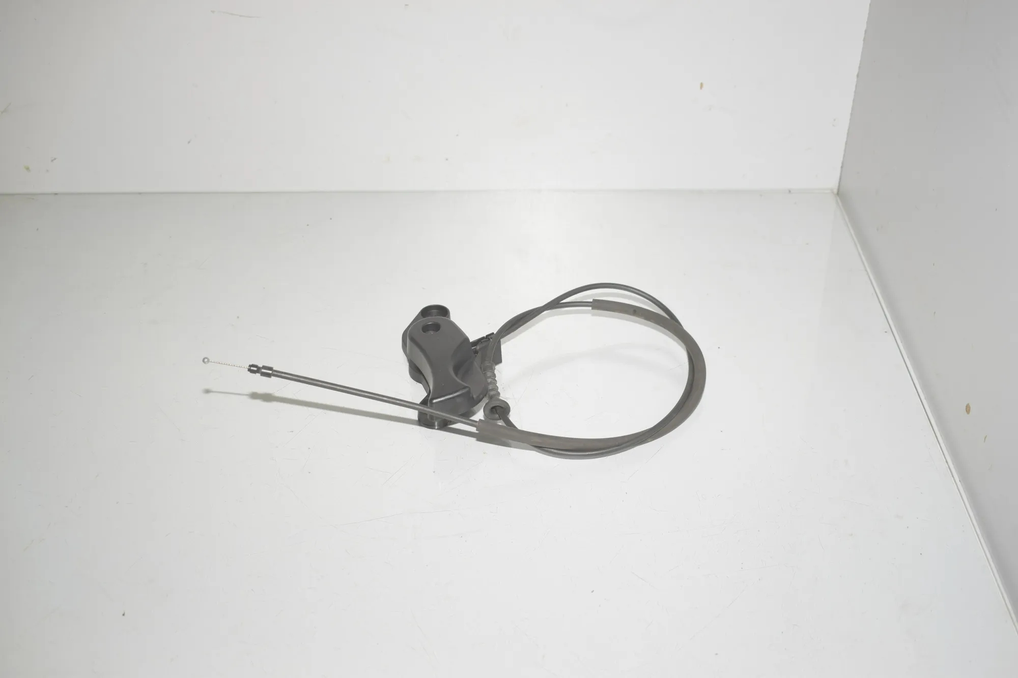 Bonnet Lock Cable – OEM 7300572 · BMW 2 Active Tourer (F45) 216 d 2014