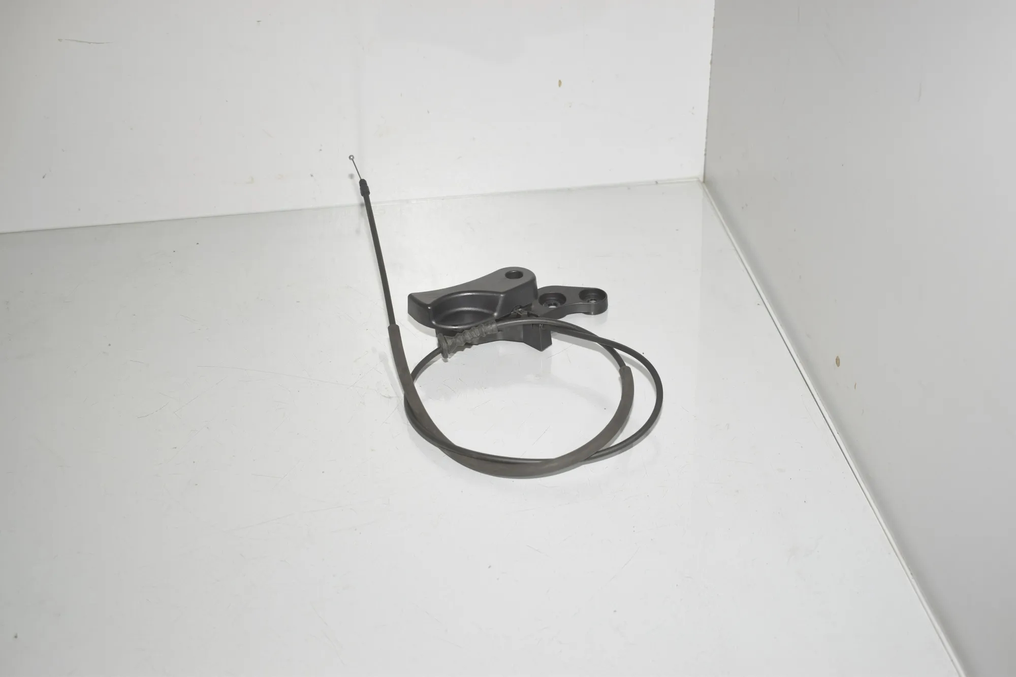 Bonnet Lock Cable – OEM 7300572 · BMW 2 Active Tourer (F45) 216 d 2014 – 2