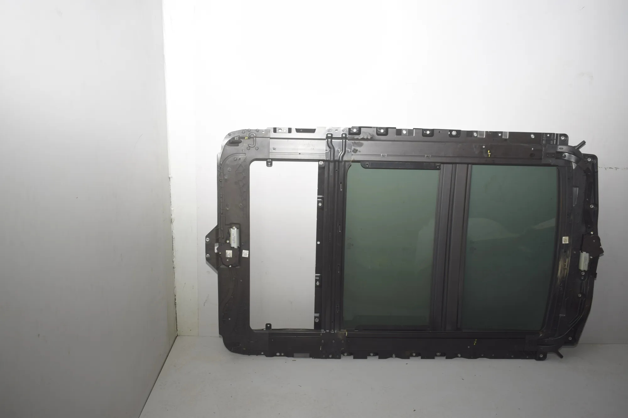 Sunroof – OEM 8038192 · BMW 5 Touring (F11) M 550 d xDrive 2016 – 10
