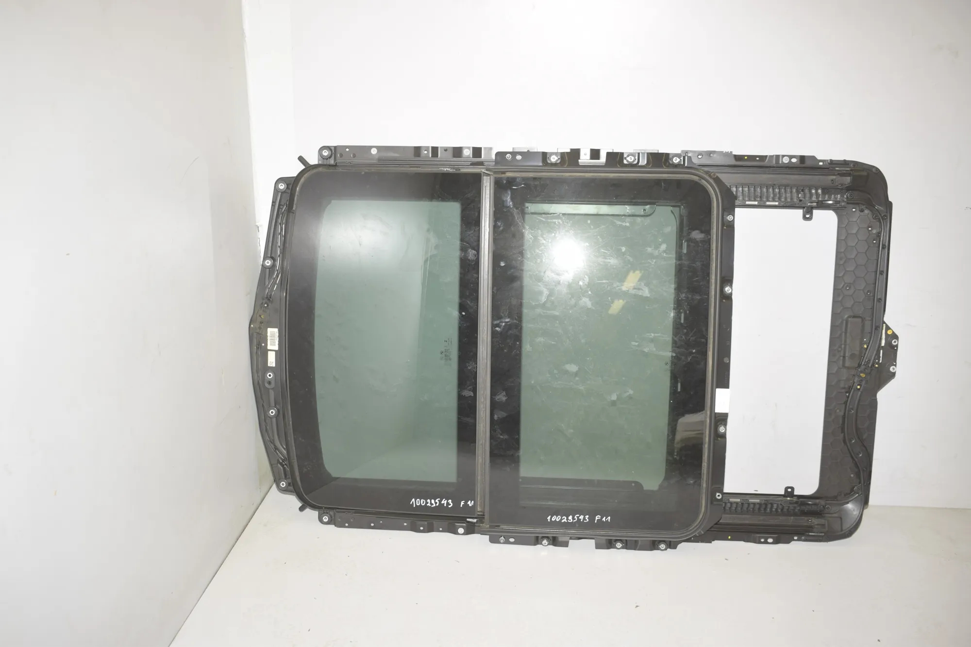 Sunroof – OEM 8038192 · BMW 5 Touring (F11) M 550 d xDrive 2016 – 4