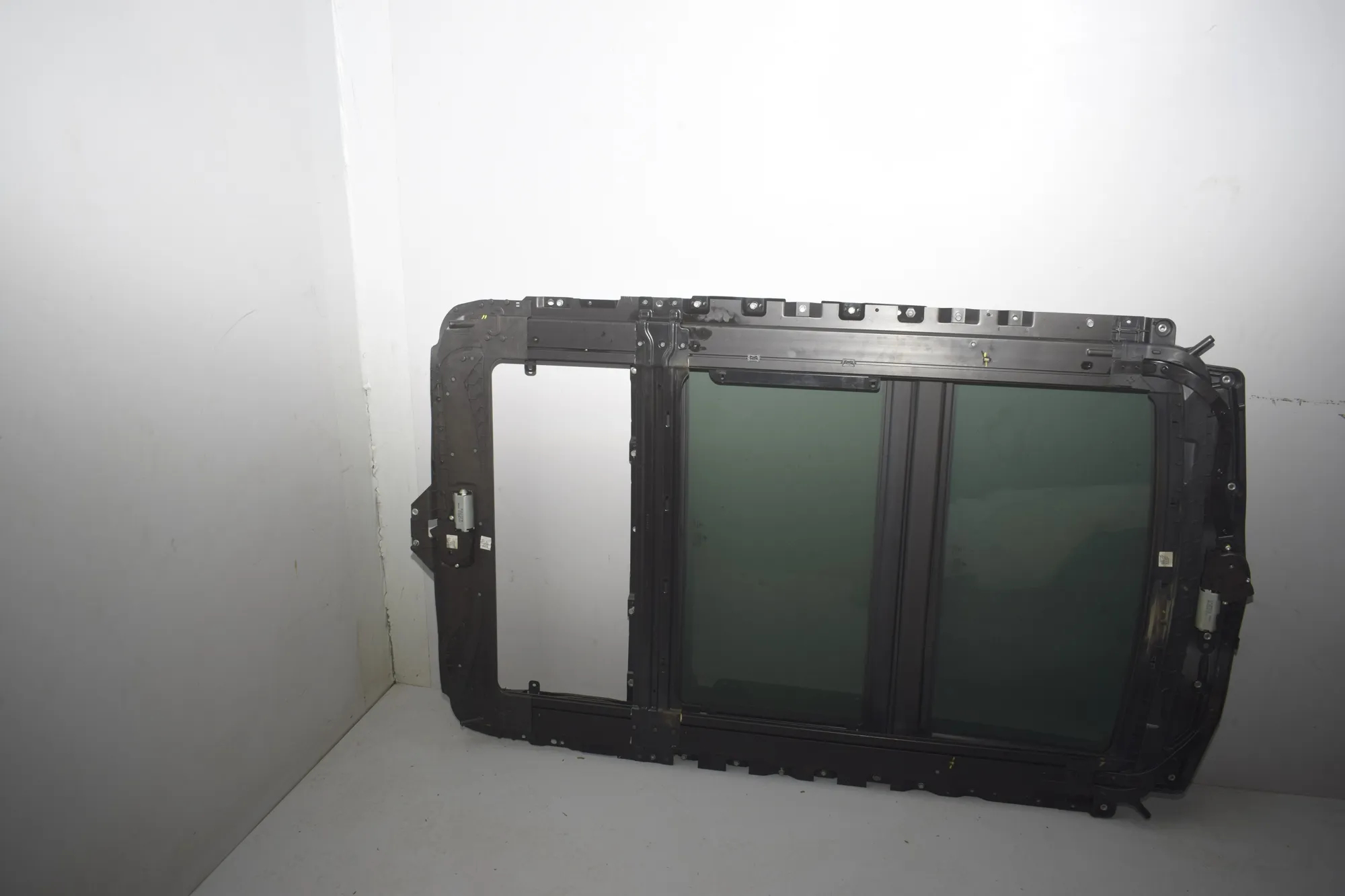 Sunroof – OEM 8038192 · BMW 5 Touring (F11) M 550 d xDrive 2016 – 9