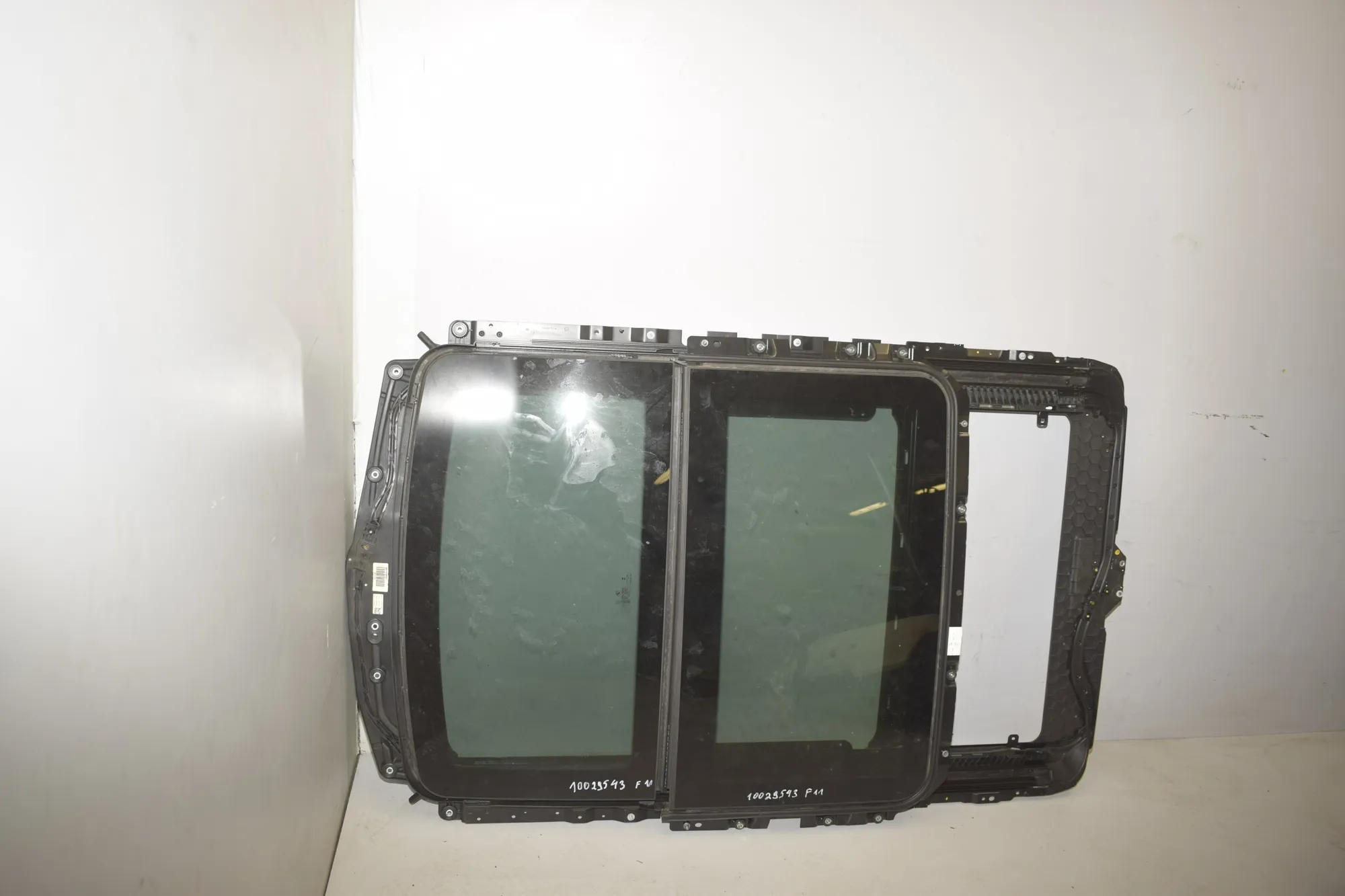 Sunroof – OEM 8038192 · BMW 5 Touring (F11) M 550 d xDrive 2016 – 6