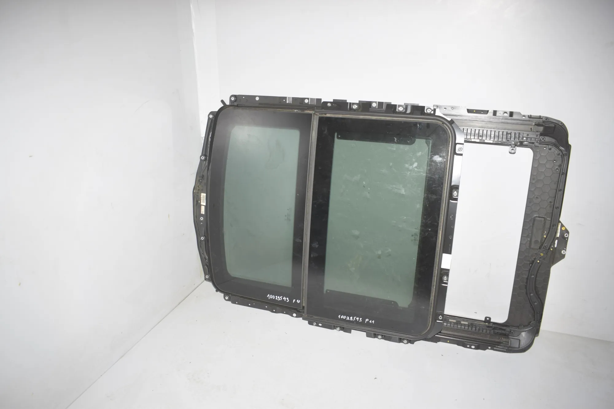Sunroof – OEM 8038192 · BMW 5 Touring (F11) M 550 d xDrive 2016 – 8