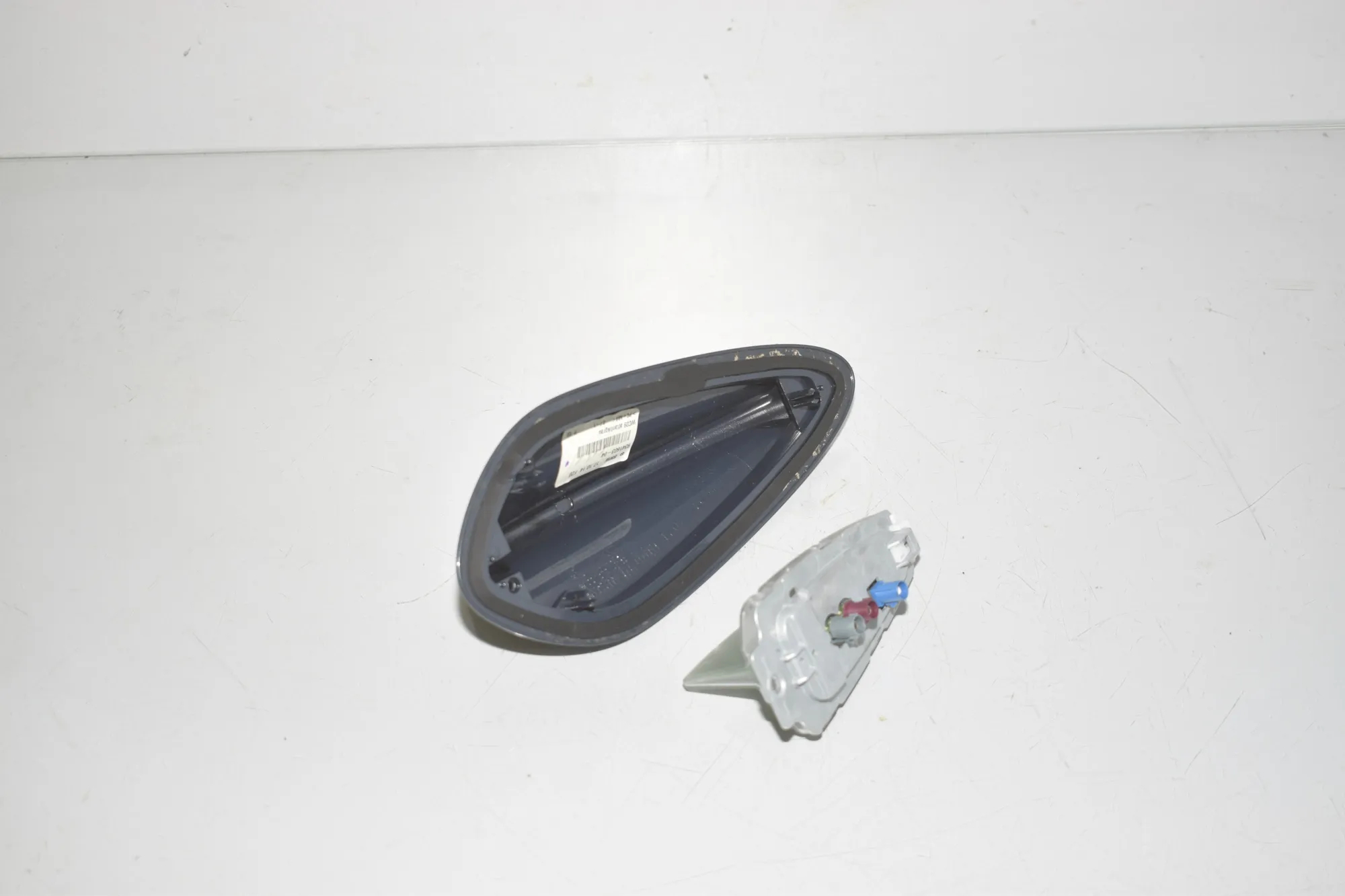 Antenna Trim – OEM 9226896 · BMW 2 Active Tourer (F45) 216 d 2014 – 3