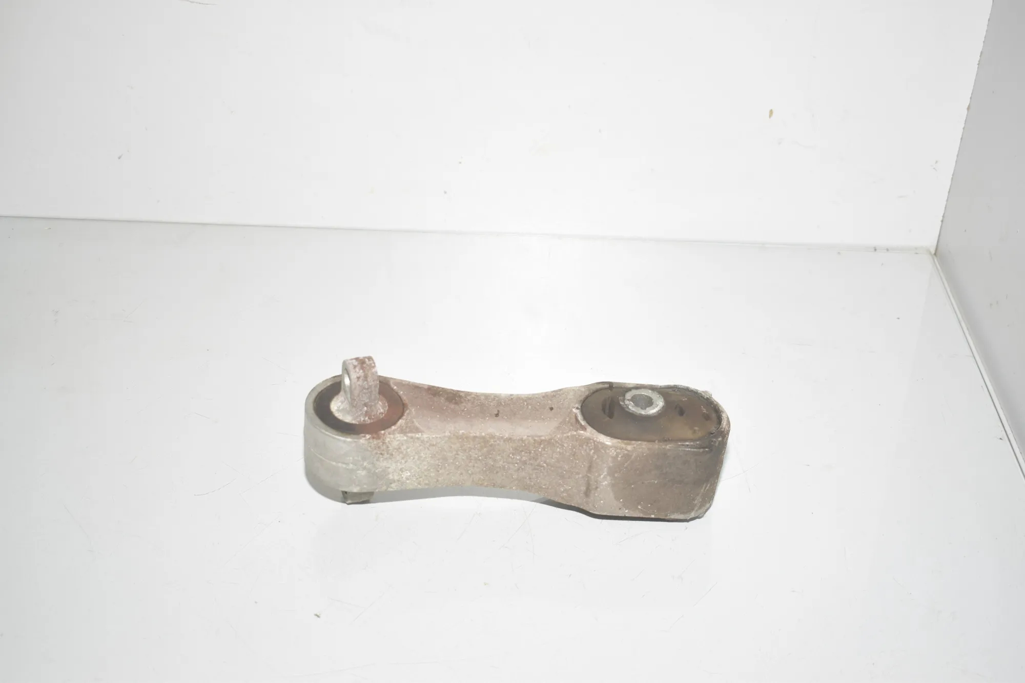 Gearbox Mount Bracket – OEM 6872114 · BMW 2 Active Tourer (F45) 216 d 2014