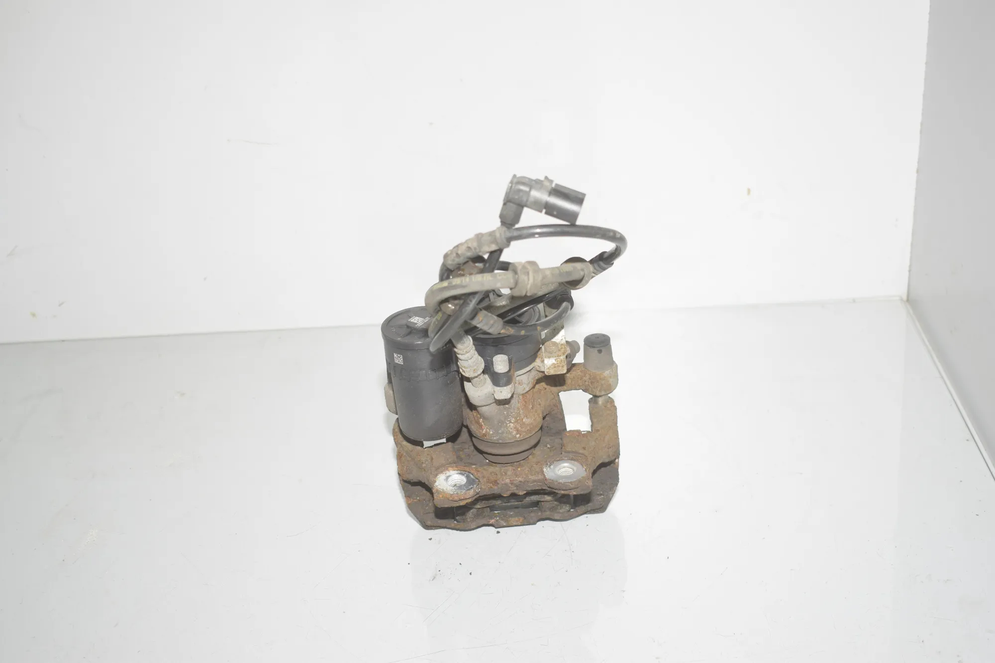 Rear Left Brake Caliper – OEM 6798957 · BMW 2 Active Tourer (F45) 216 d 2014 – 4