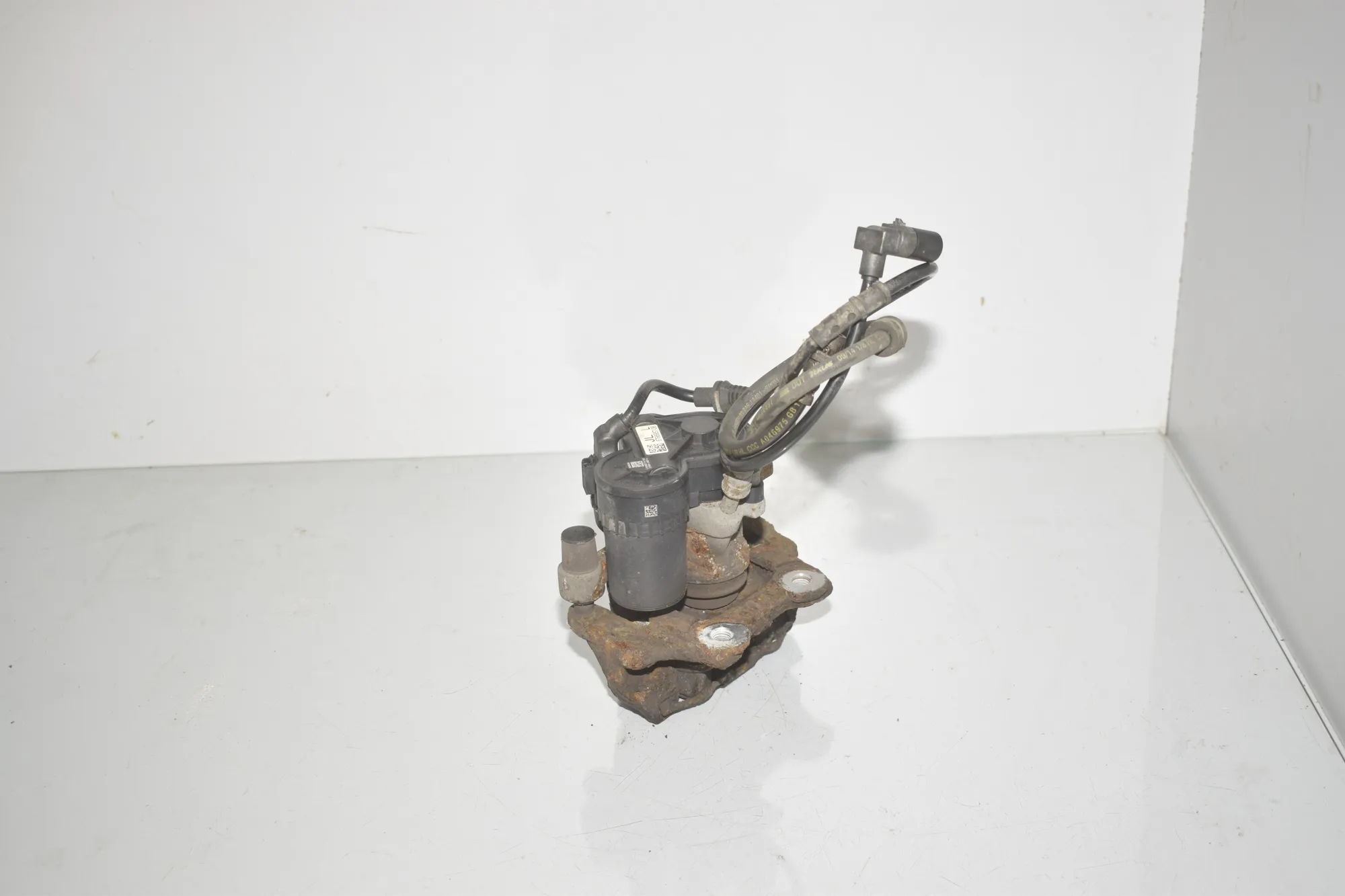 Rear Left Brake Caliper – OEM 6798957 · BMW 2 Active Tourer (F45) 216 d 2014 – 3