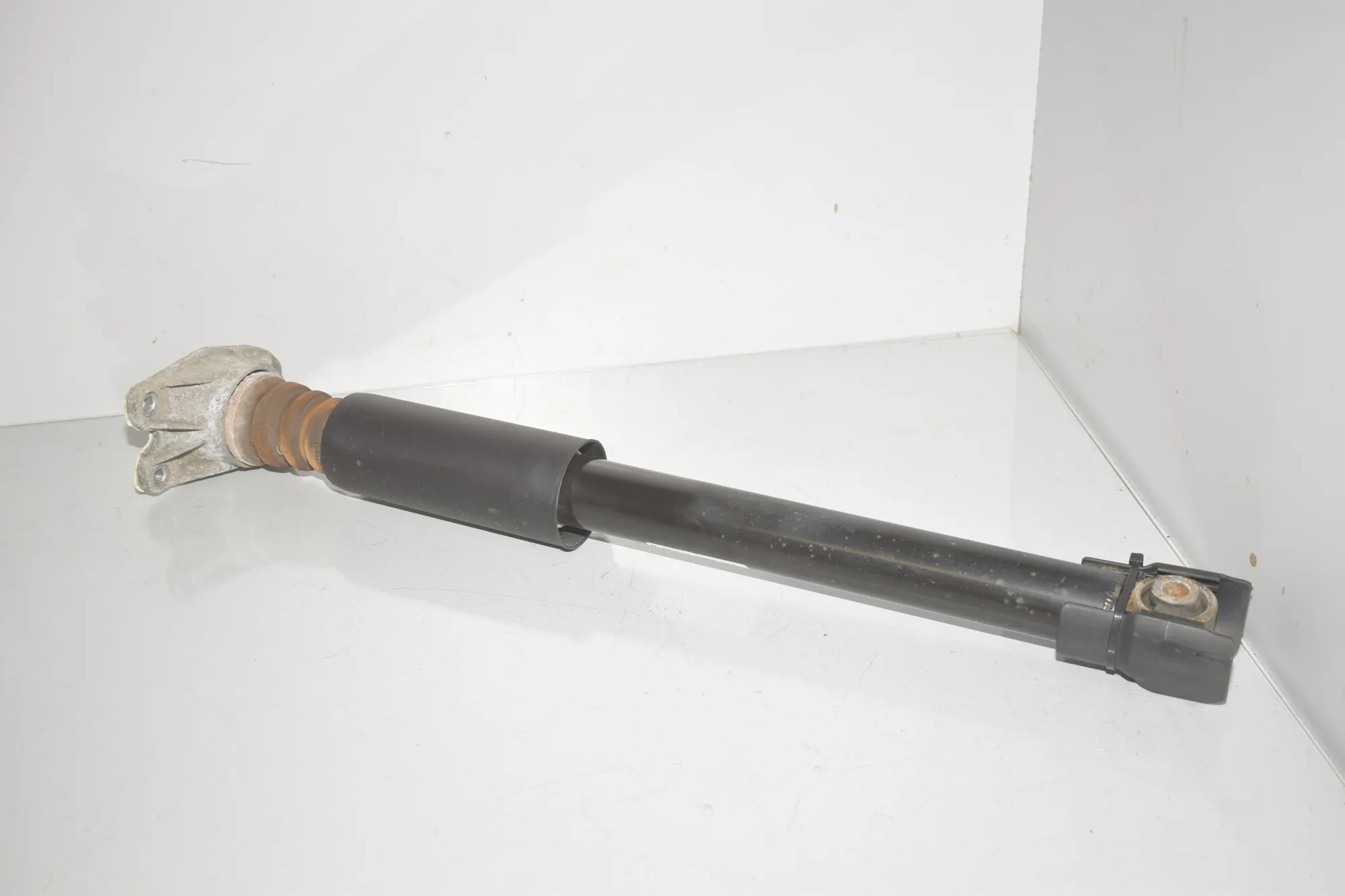 Rear Left Shock Absorber – OEM 6852428 · BMW 2 Active Tourer (F45) 216 d 2014 – 3
