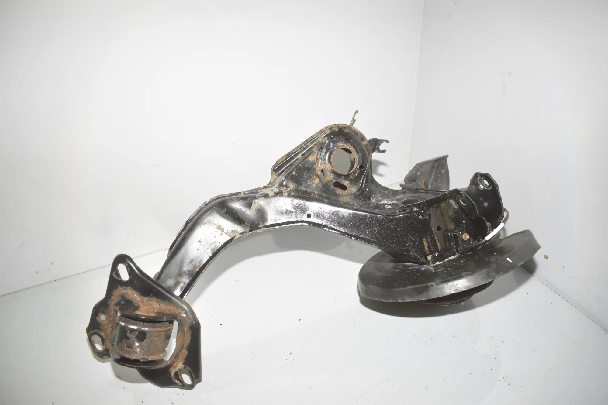 Rear Left Wheel Hub Spindle – OEM 8842879 · BMW 2 Active Tourer (F45) 216 d 2014 – 4