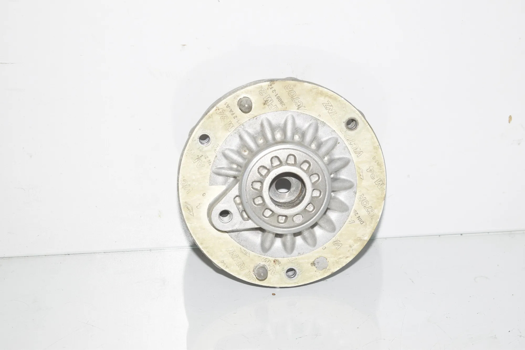 Front Left Shock Absorber Bracket – OEM 6892617 · BMW 2 Active Tourer (F45) 216 d 2014 – 3