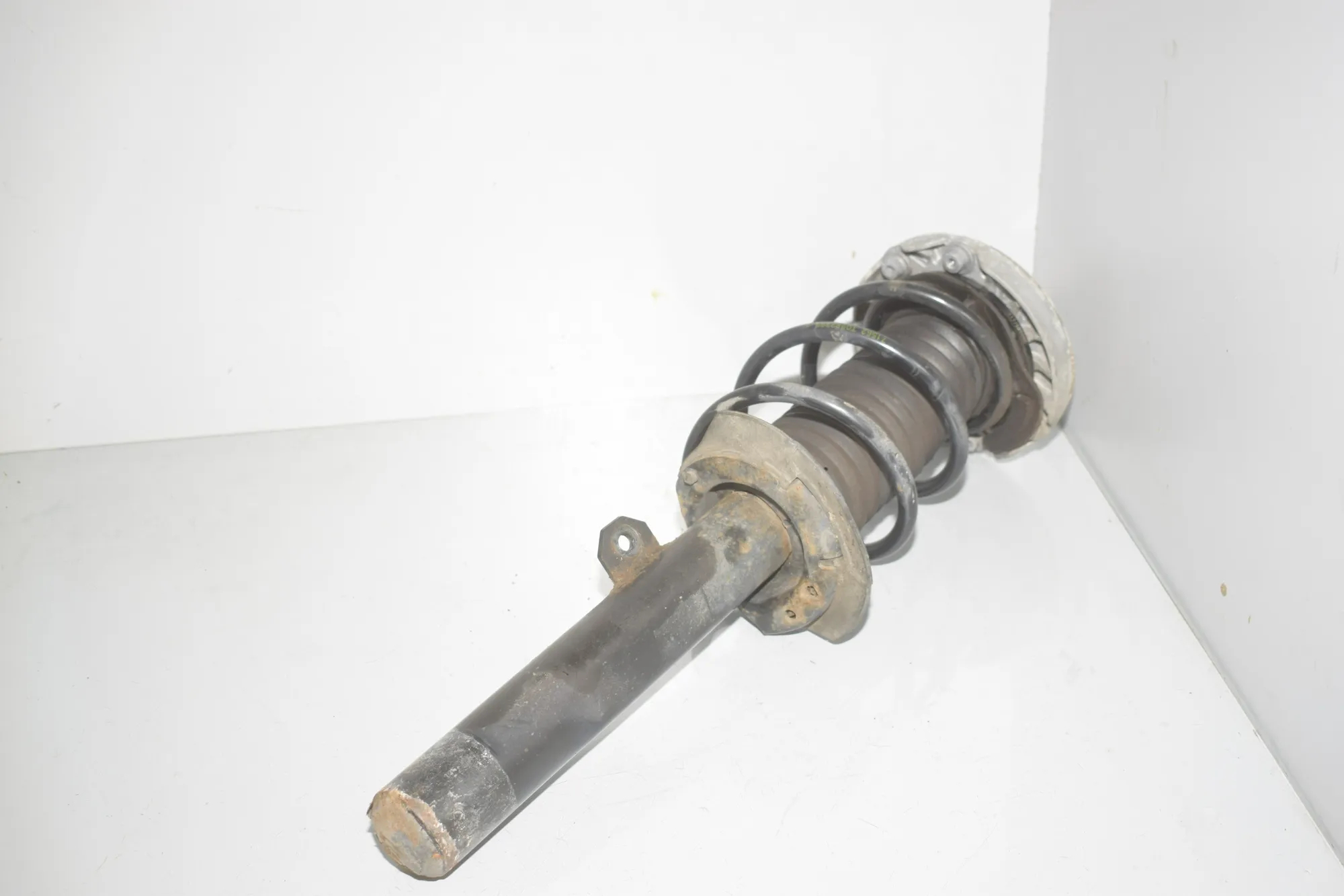 Front Right Shock Absorber – OEM 6852420 · BMW 2 Active Tourer (F45) 216 d 2014 – 2