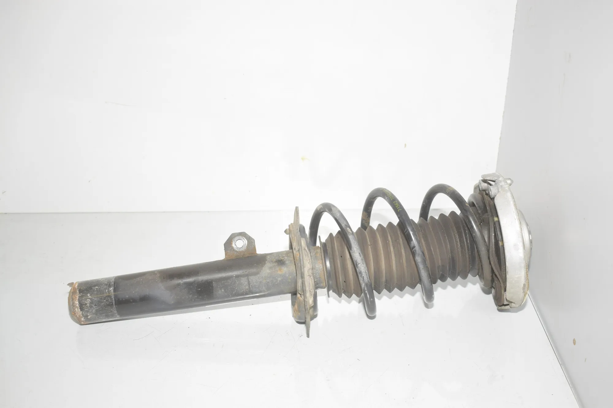 Front Right Shock Absorber – OEM 6852420 · BMW 2 Active Tourer (F45) 216 d 2014