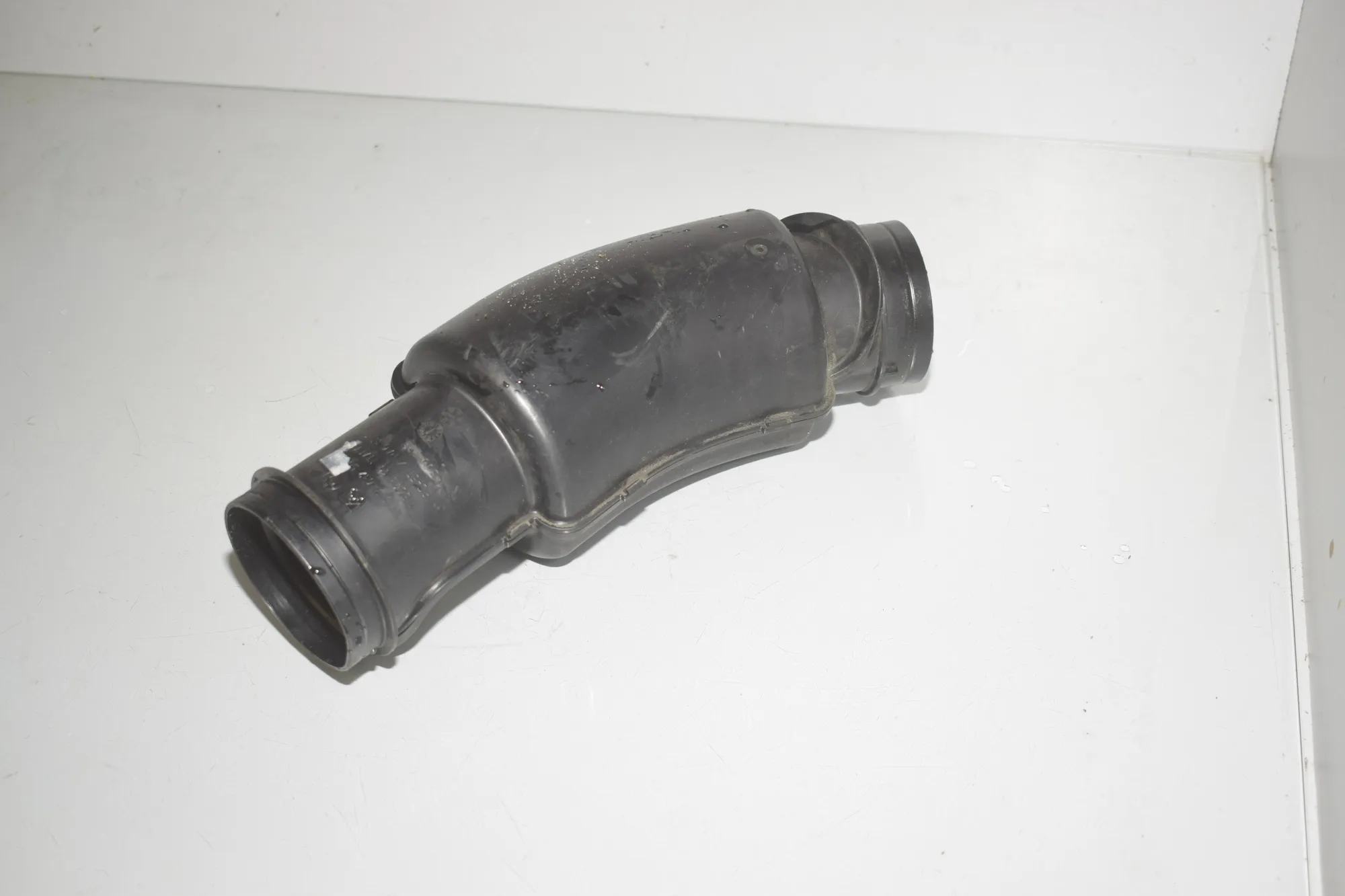 Air Intake Tube – OEM 7632501 · BMW X1 (E84) sDrive 20 i 2012 – 3