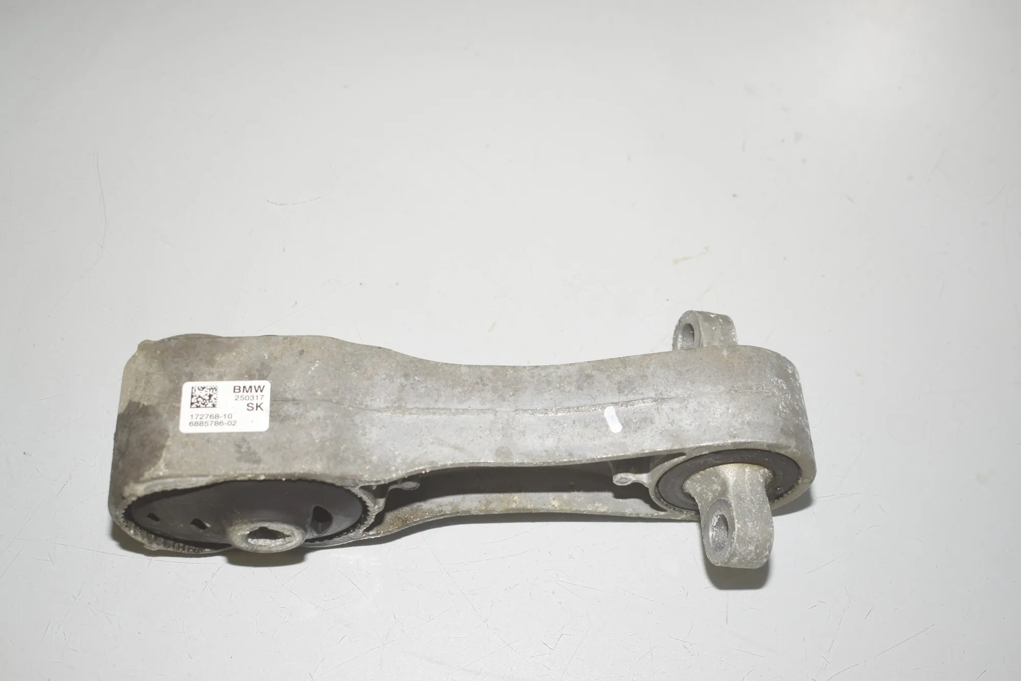 Gearbox Mount – OEM 6885786 · BMW X1 (F48) xDrive 18 d 2017 – 3