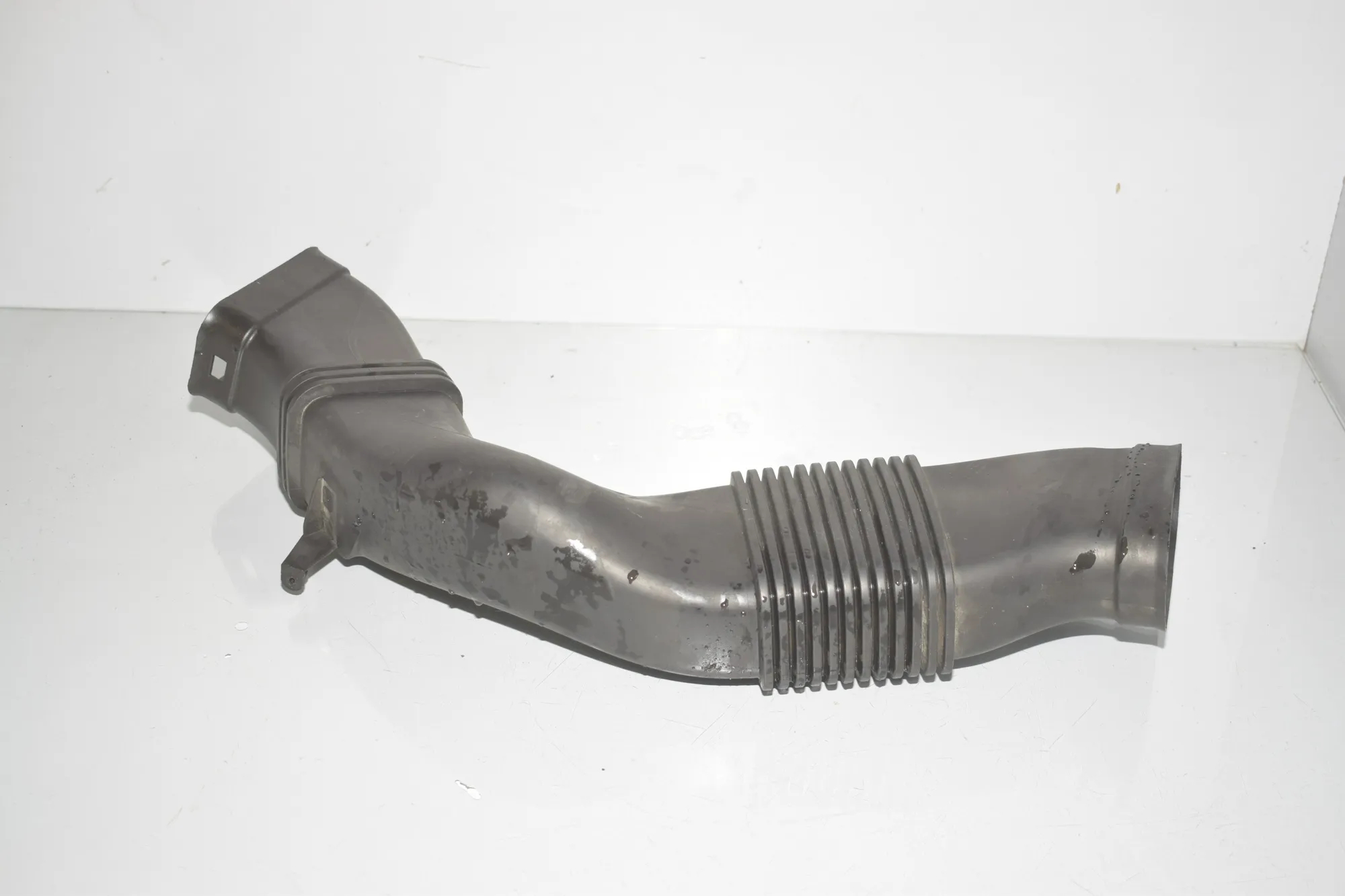 Air Intake Tube – OEM 8513454 · BMW 5 Touring (F11) 535 d 2013 – 2
