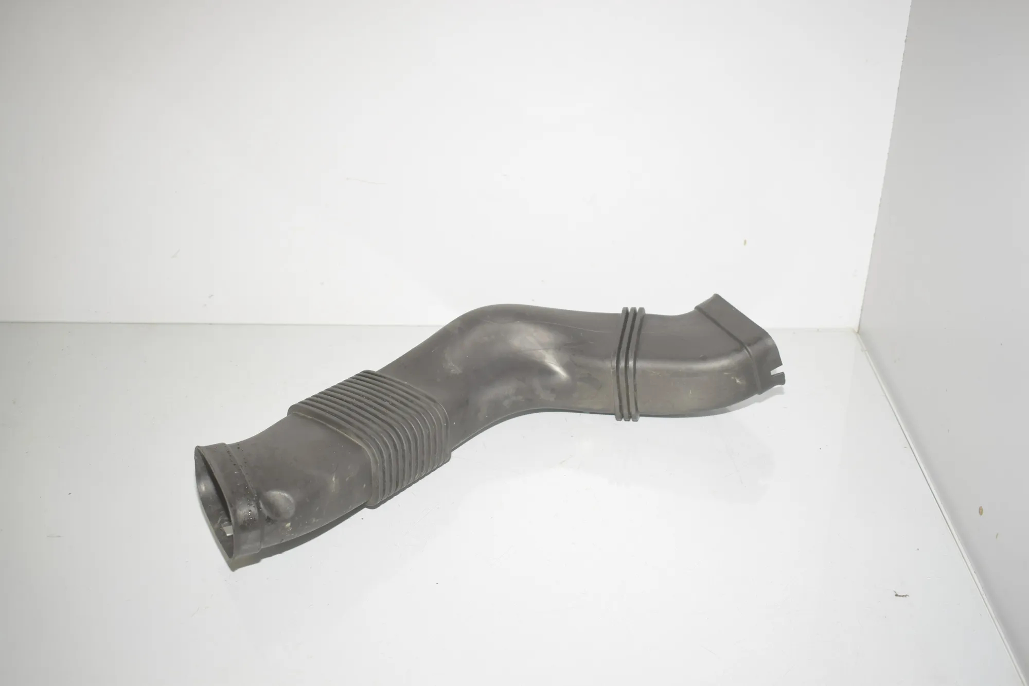 Air Intake Tube – OEM 8513454 · BMW 5 Touring (F11) 535 d 2013