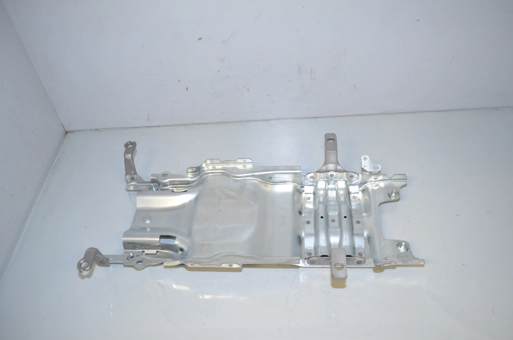 Bracket – OEM 9884698 · BMW i4 (G26) (2022 - -) eDrive35 2023 – 2