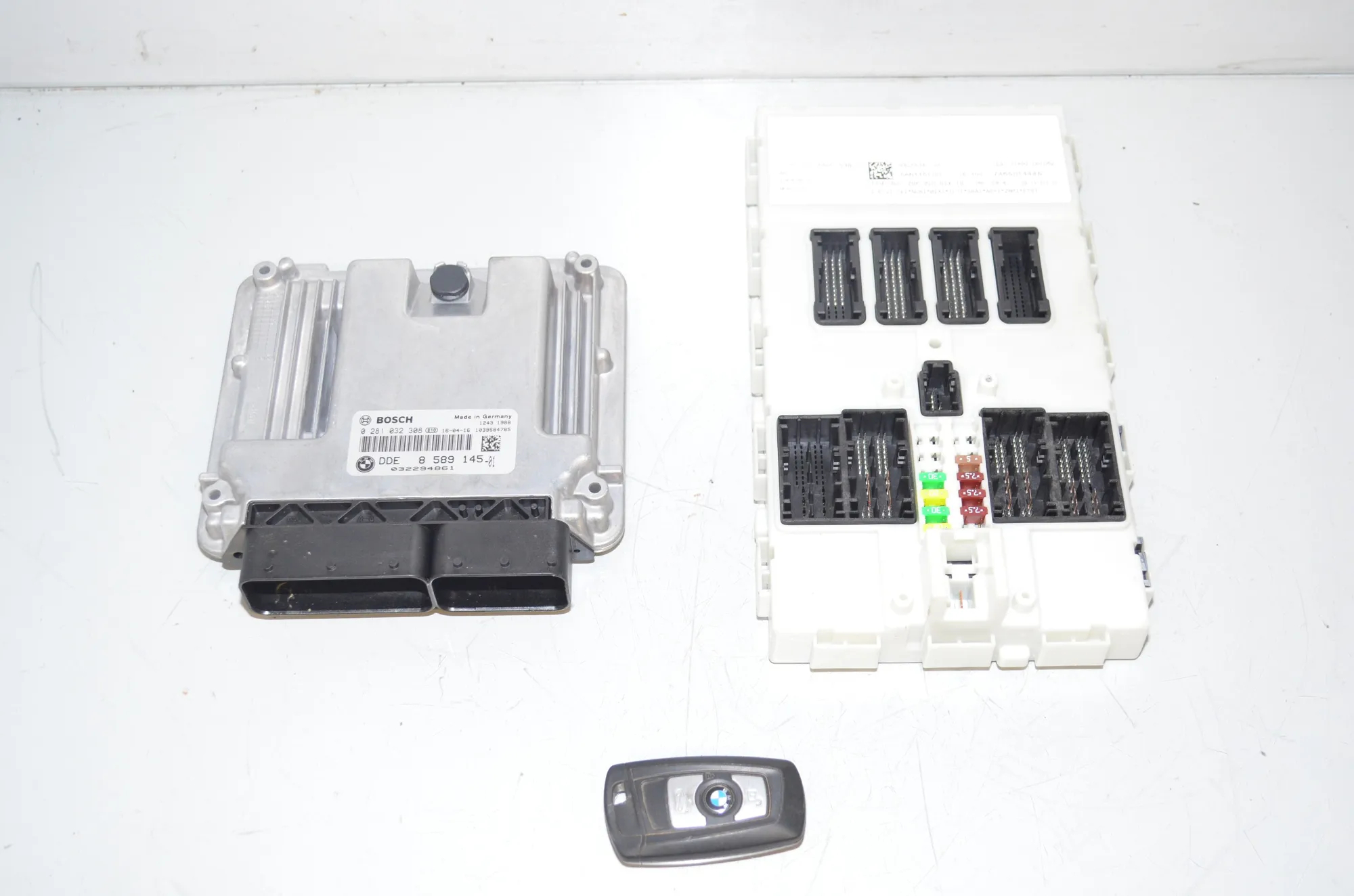 Engine Ignition ECU Set – OEM 8589145 · BMW 3 Touring (F31) 318 d 2016