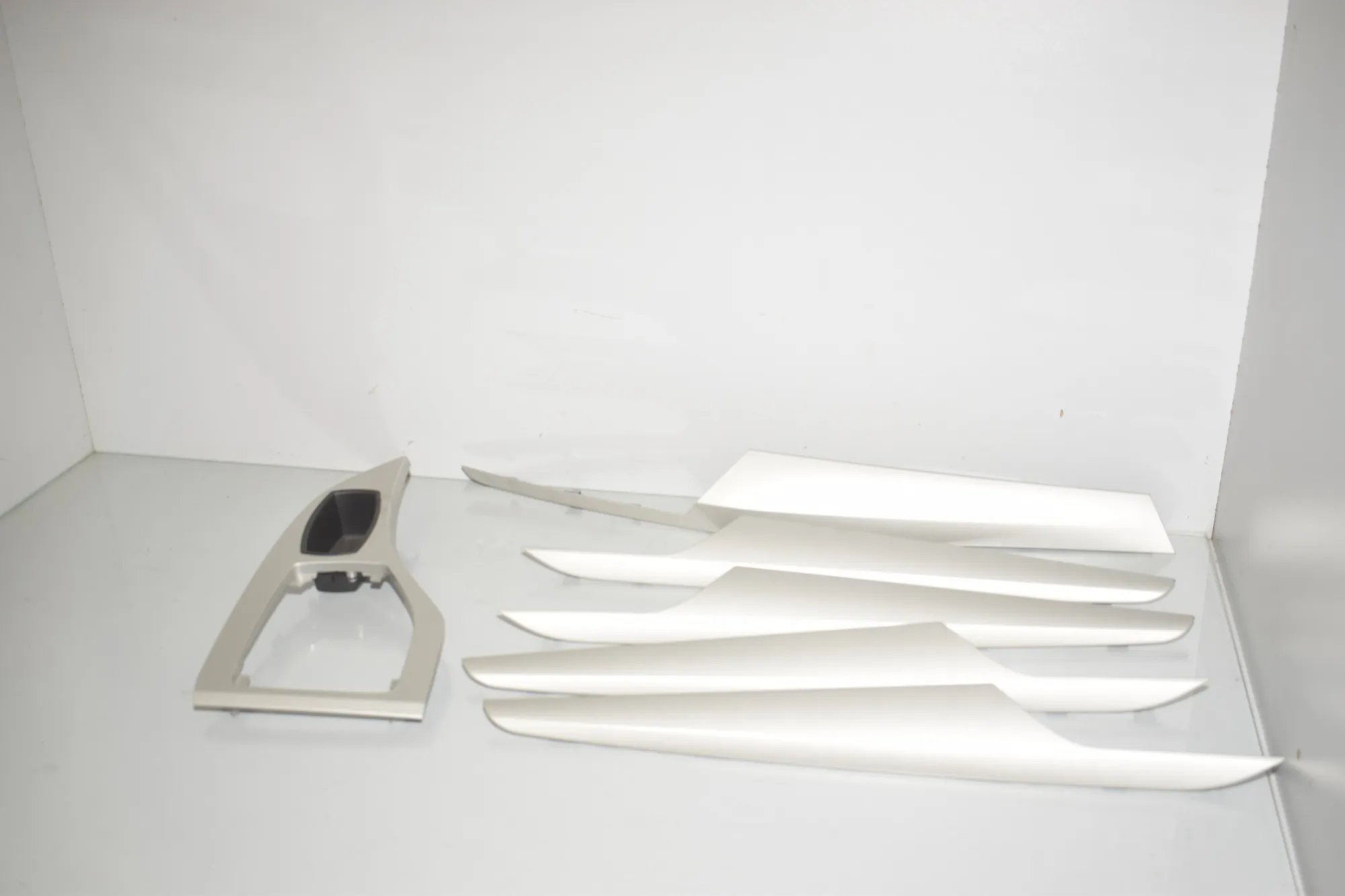 Interior Trim Strips Kit – OEM 9252846 · BMW X1 (E84) sDrive 20 i 2012 – 2