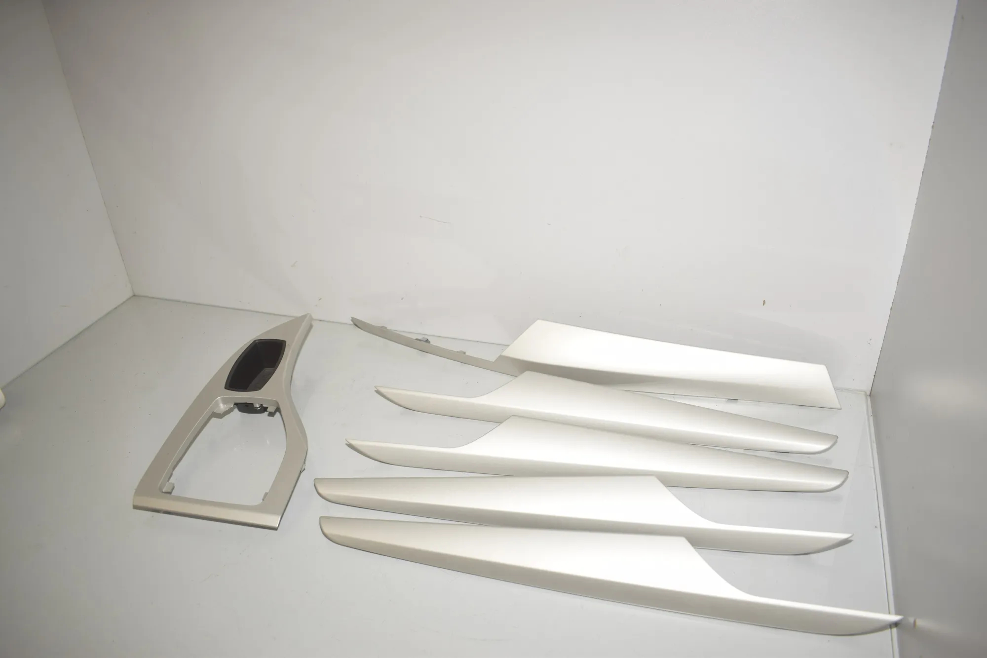 Interior Trim Strips Kit – OEM 9252846 · BMW X1 (E84) sDrive 20 i 2012 – 3