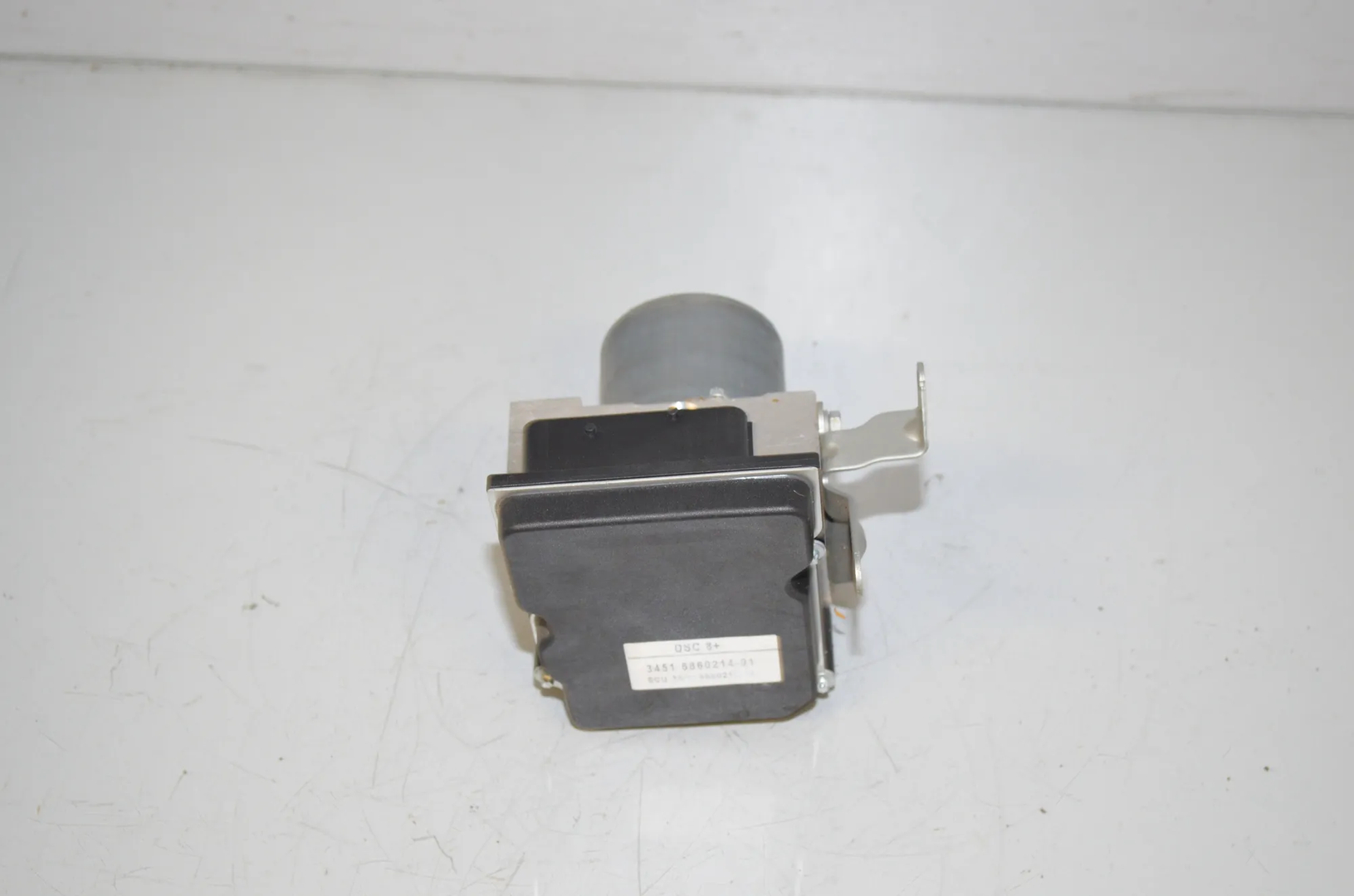 ABS Pump – OEM 6860214 · BMW X1 (E84) sDrive 20 i 2012 – 4