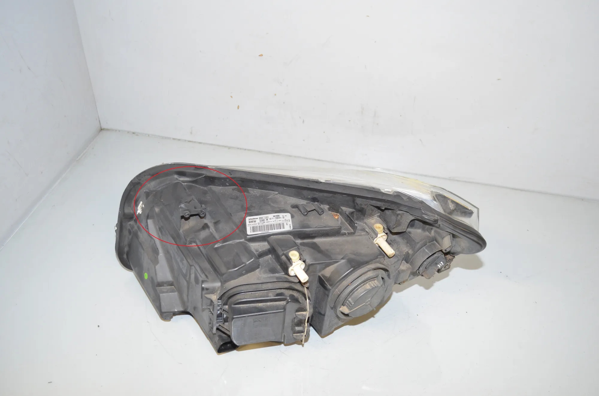 Front Right Headlight – OEM 7290234 · BMW X1 (E84) sDrive 20 i 2012 – 3