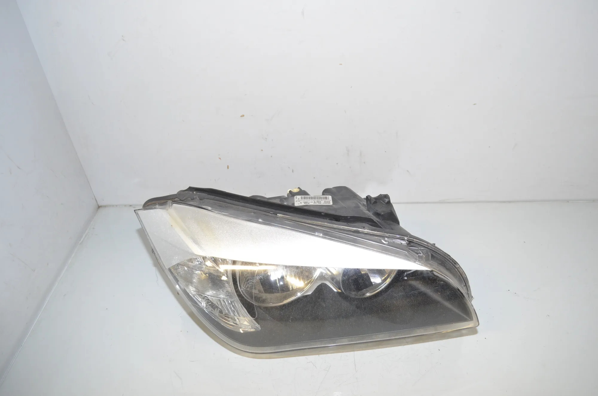 Front Right Headlight – OEM 7290234 · BMW X1 (E84) sDrive 20 i 2012