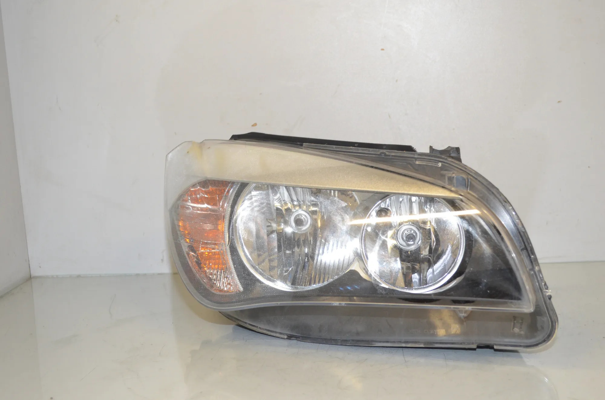 Front Right Headlight – OEM 7290234 · BMW X1 (E84) sDrive 20 i 2012 – 2