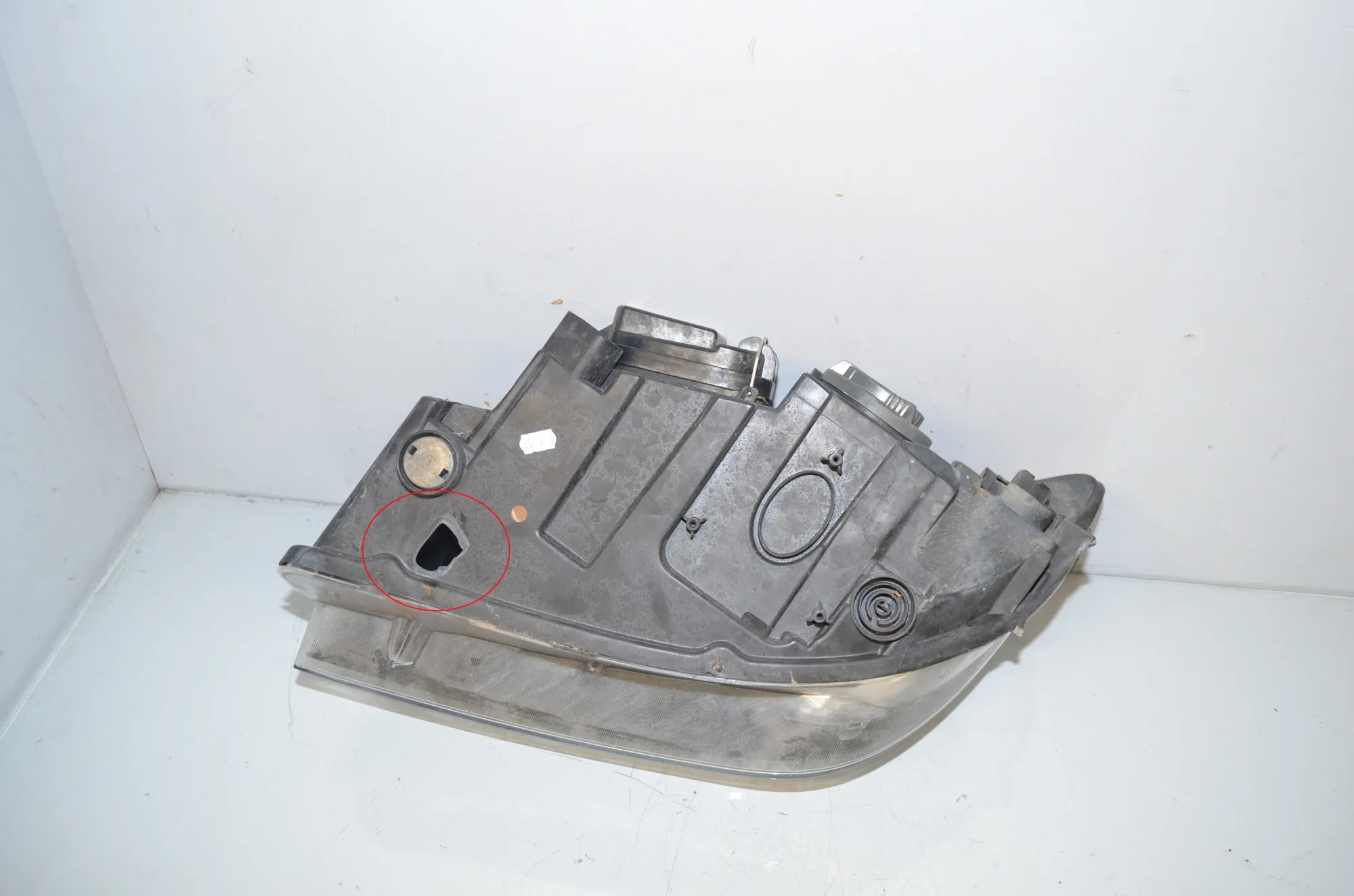 Front Right Headlight – OEM 7290234 · BMW X1 (E84) sDrive 20 i 2012 – 4
