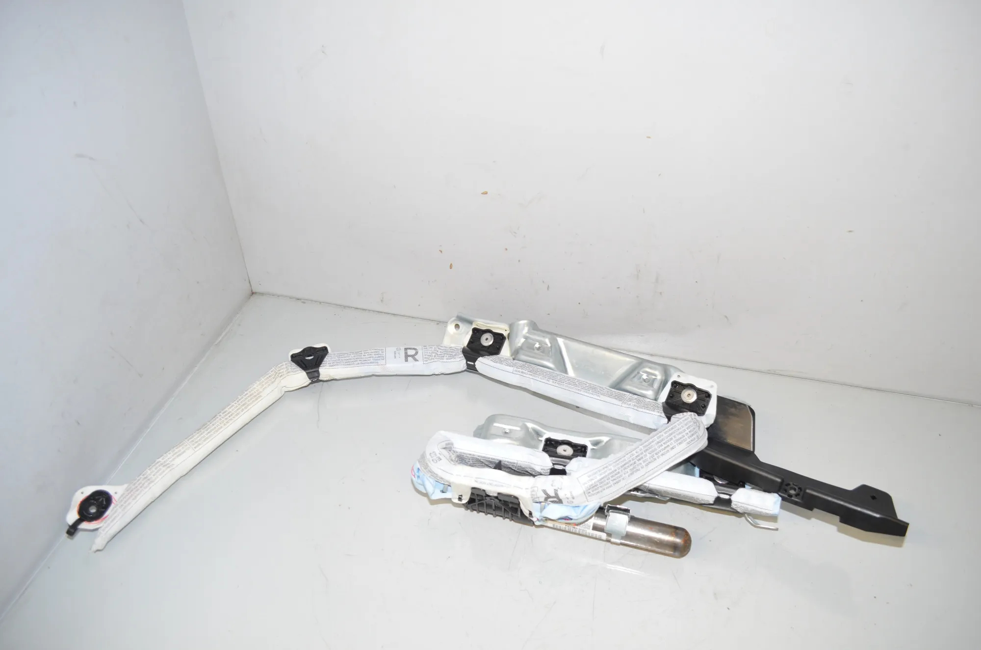 Right Side Roof Safety Curtain SRS – OEM 2991178 · BMW X1 (E84) sDrive 20 i 2012 – 2