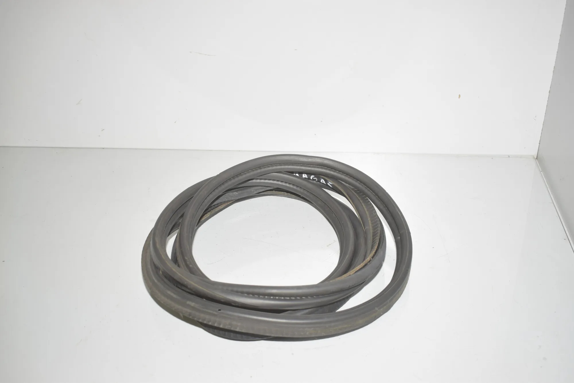 Tailgate Rubber Seal – OEM 2990474 · BMW X1 (E84) sDrive 20 i 2012 – 3