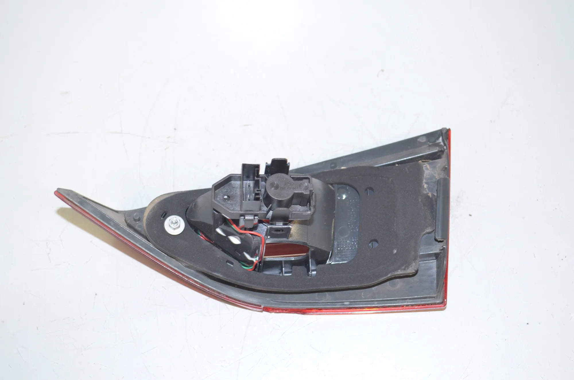 Left Side Tailgate Tail Light – OEM 2990113 · BMW X1 (E84) sDrive 20 i 2012 – 5