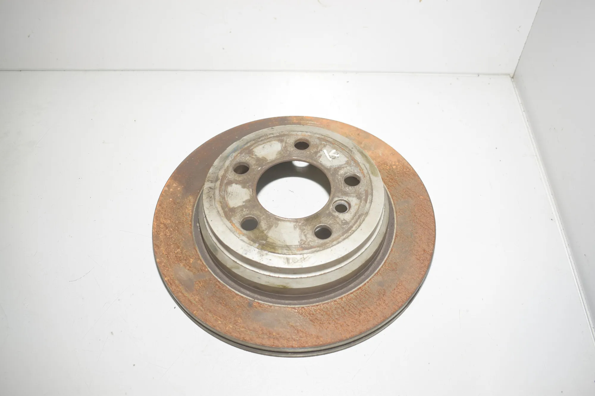 Rear Left Brake Disc – OEM 6864900 · BMW 3 Touring (F31) 318 d 2016 – 2