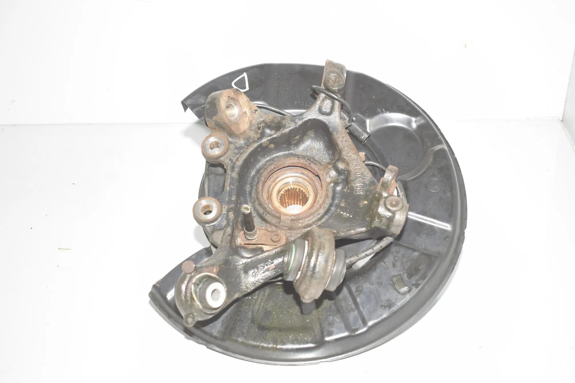 Rear Right Wheel Hub – OEM 6792524 · BMW 3 Touring (F31) 318 d 2016 – 2