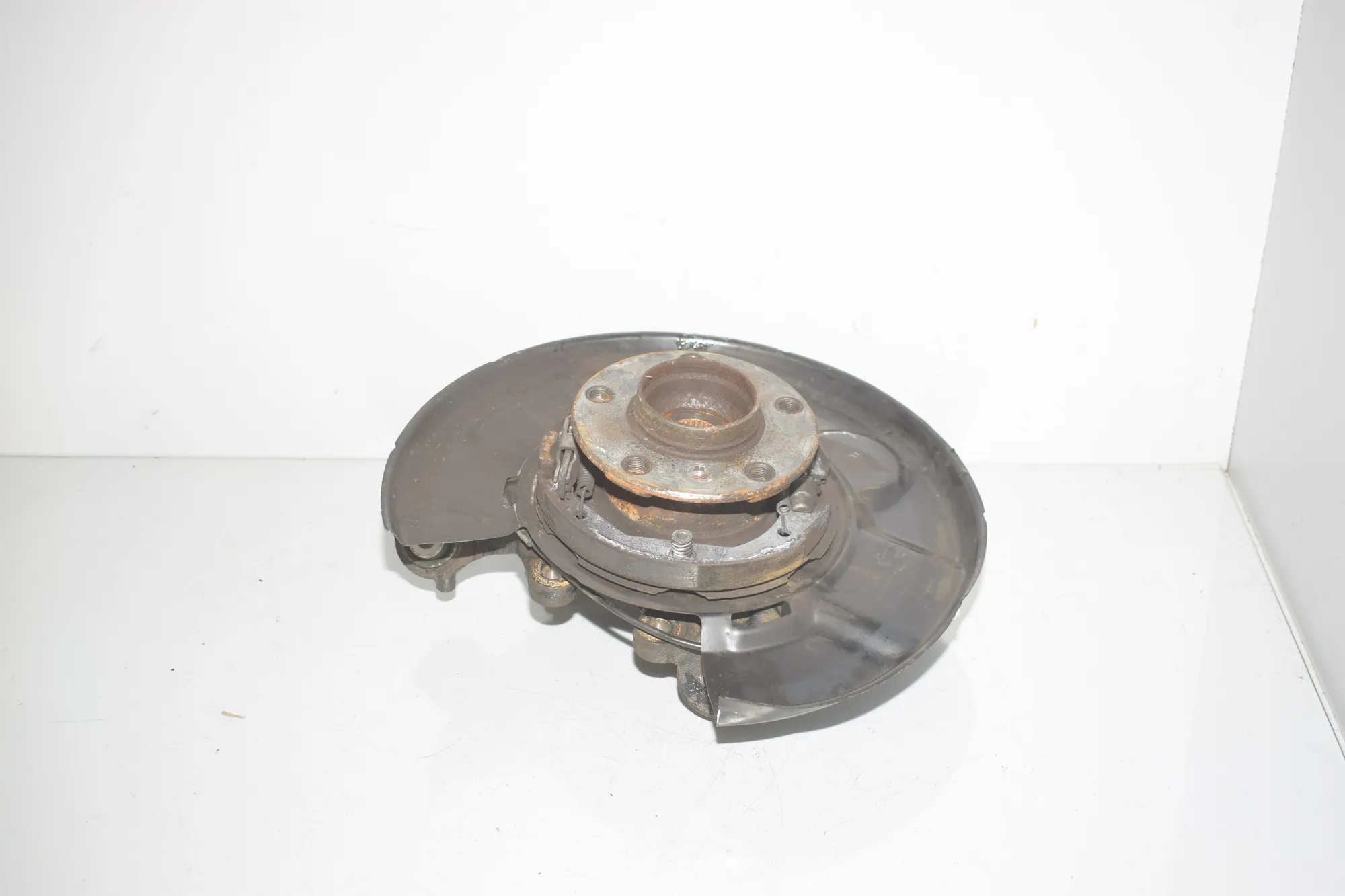 Rear Right Wheel Hub – OEM 6792524 · BMW 3 Touring (F31) 318 d 2016 – 3