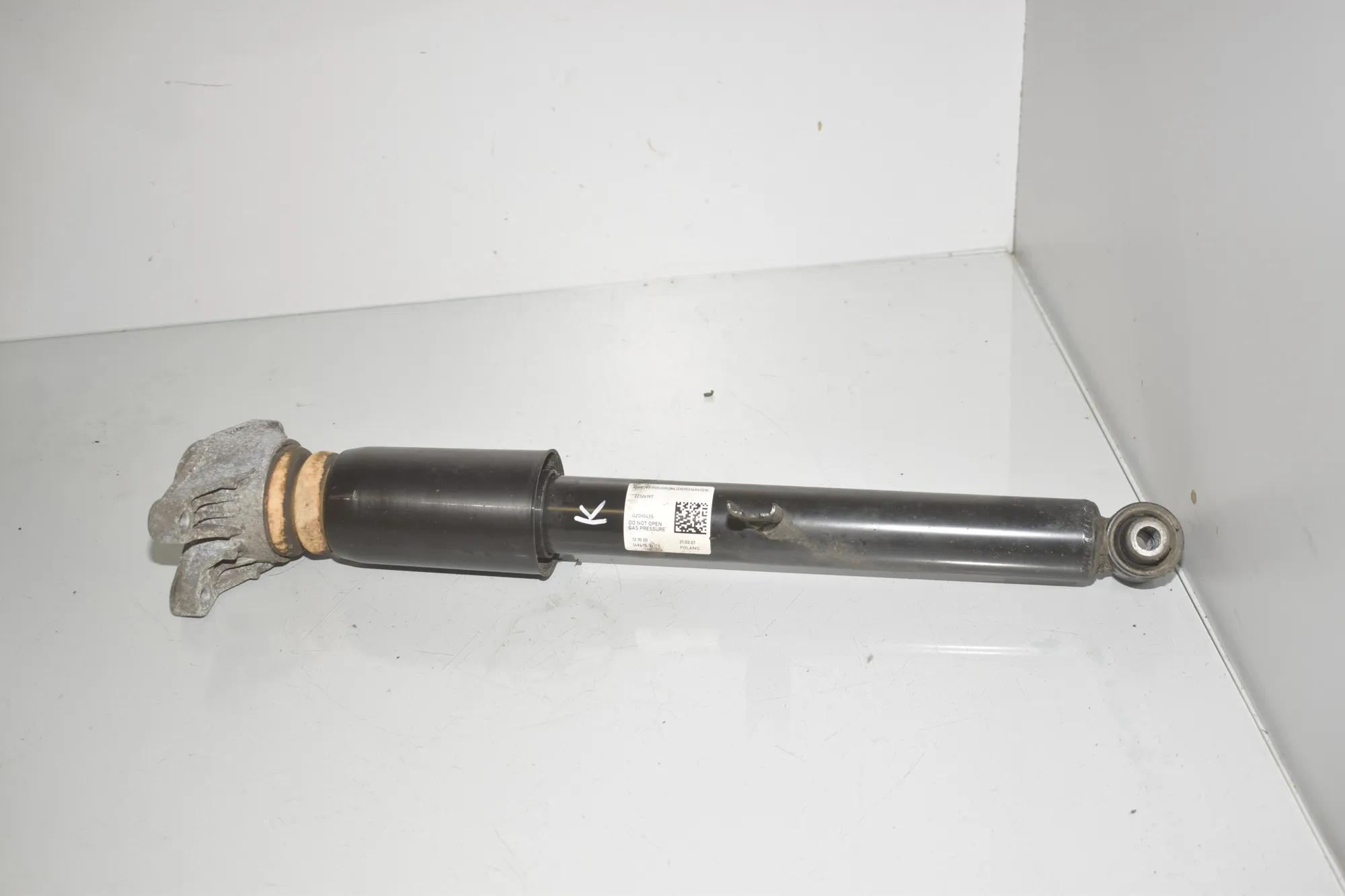 Rear Left Shock Absorber – OEM 6879319 · BMW 3 Touring (G21) BMW 3 Touring (G21) 318 d 2020 – 2