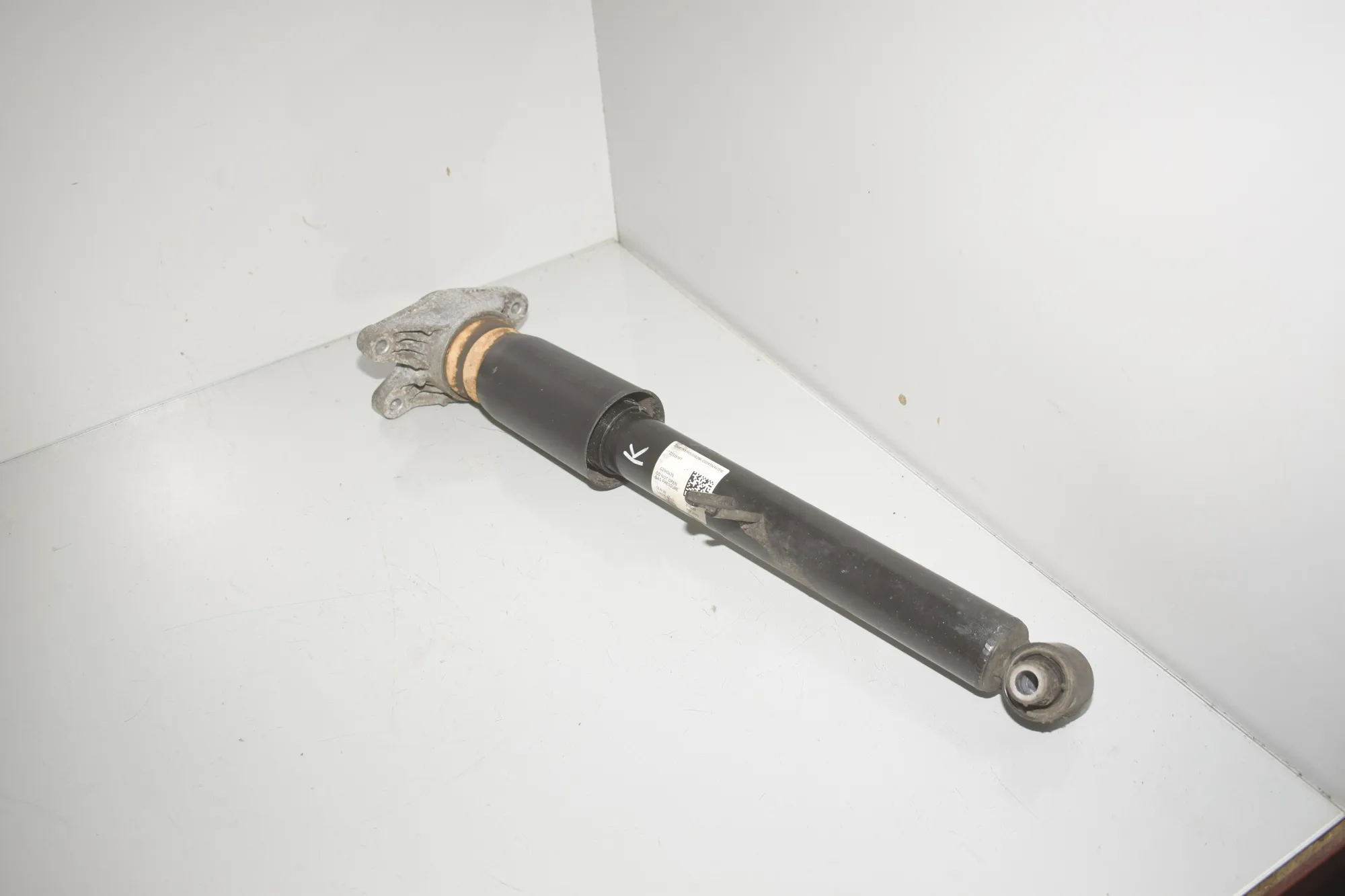 Rear Left Shock Absorber – OEM 6879319 · BMW 3 Touring (G21) BMW 3 Touring (G21) 318 d 2020 – 3