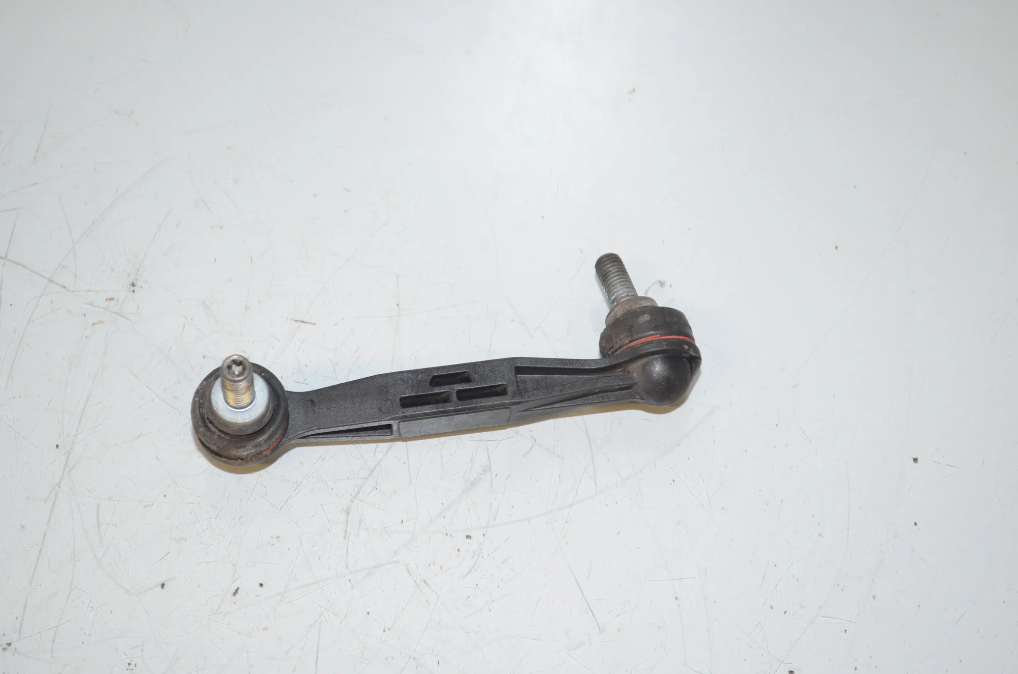 Front Right Stabilizer Link – OEM 6785608 · BMW 3 Touring (G21) BMW 3 Touring (G21) 318 d 2020 – 2