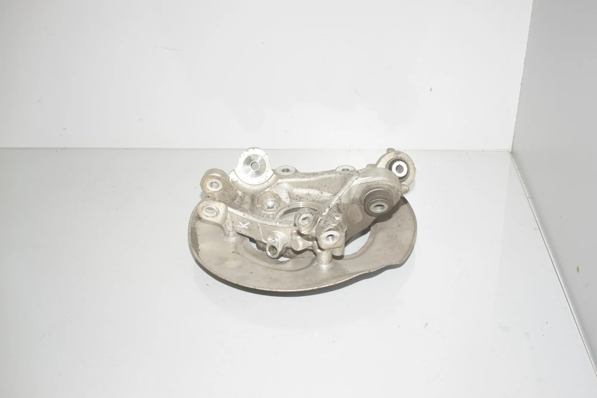 Rear Left Wheel Hub Spindle – OEM 6898479 · BMW 3 Touring (G21) BMW 3 Touring (G21) 318 d 2020