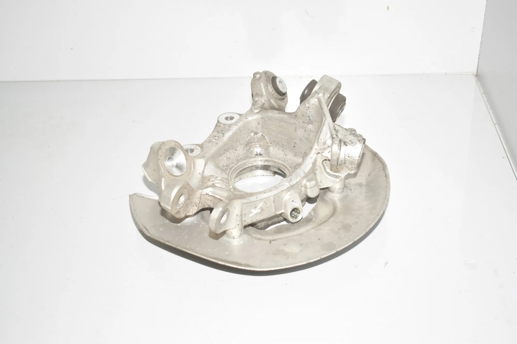 Rear Left Wheel Hub Spindle – OEM 6898479 · BMW 3 Touring (G21) BMW 3 Touring (G21) 318 d 2020 – 2