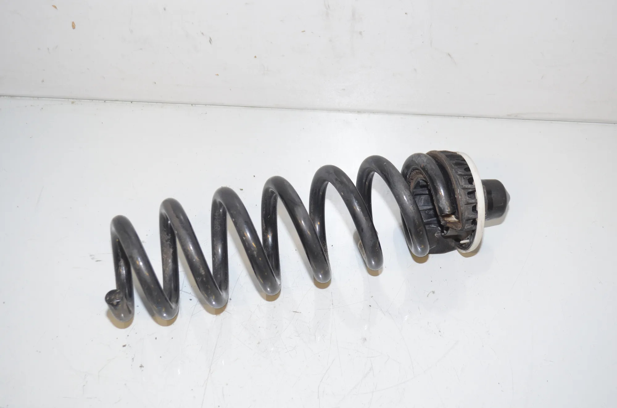 Rear Left Coil Spring – OEM 6889981 · BMW 3 Touring (G21) BMW 3 Touring (G21) 318 d 2020 – 3