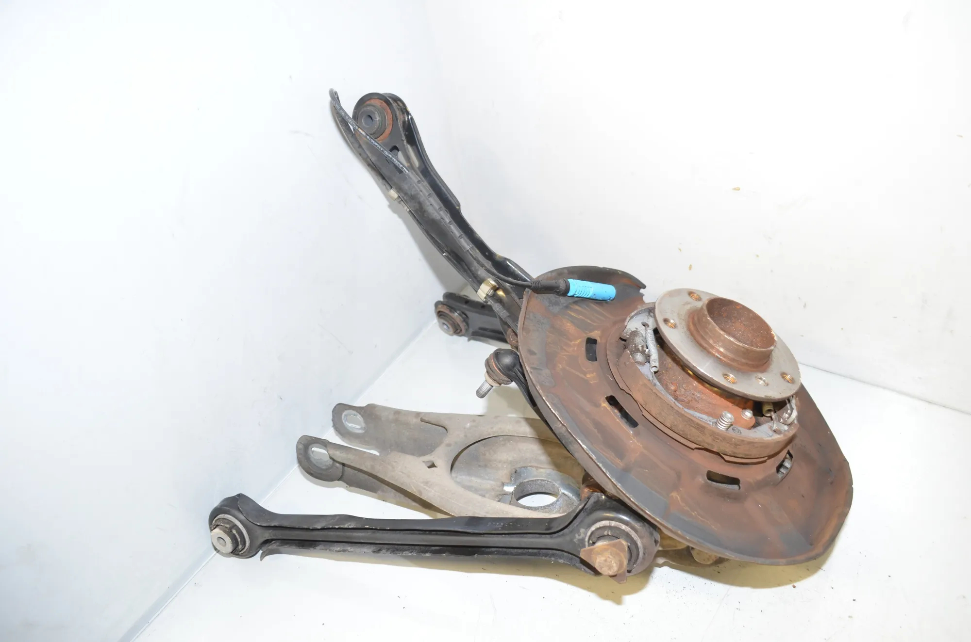 Rear Right Wheel Hub – OEM 6788050 · BMW X1 (E84) sDrive 20 i 2012 – 3