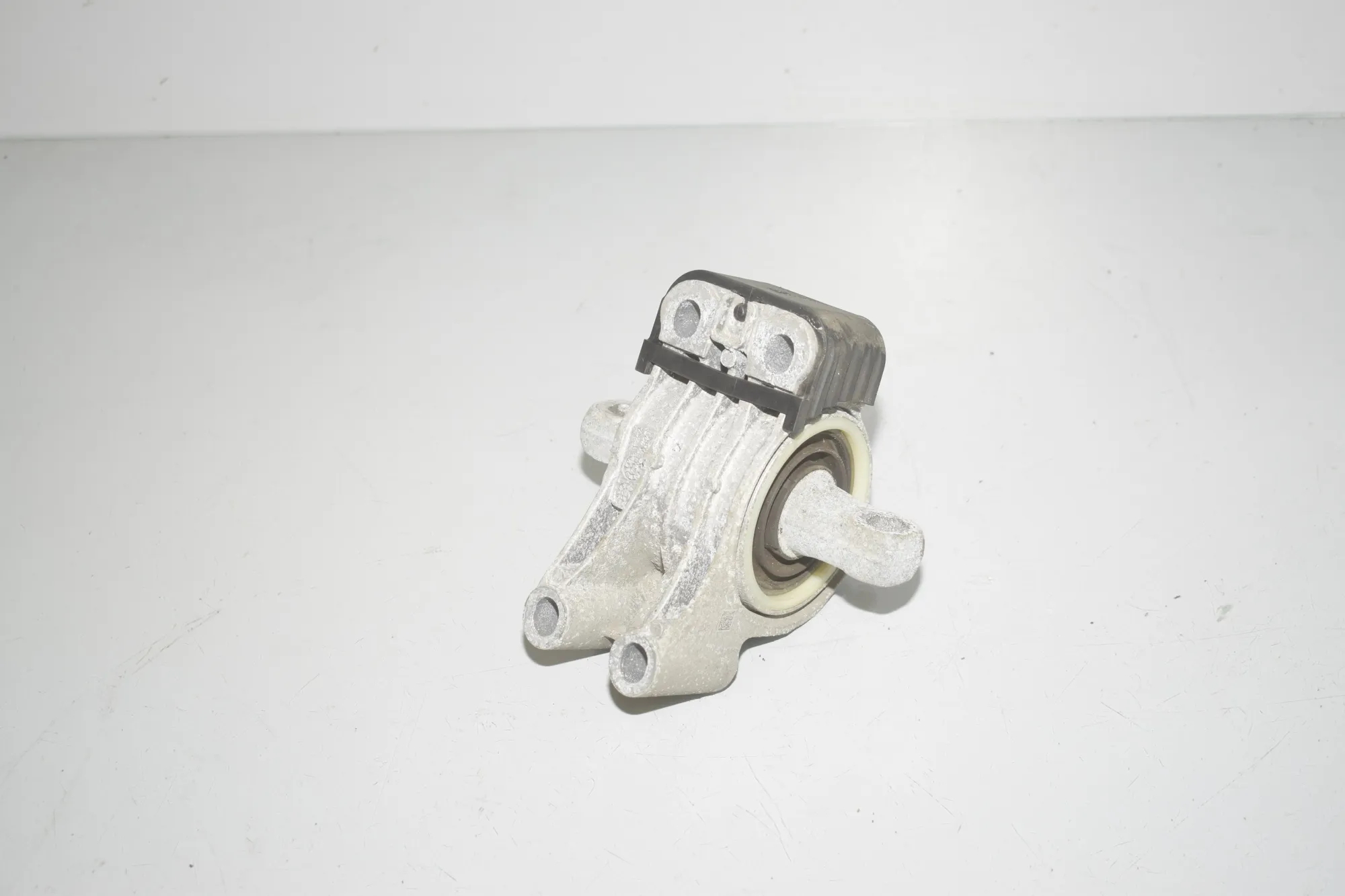 Left Side Engine Mount – OEM 6742123 · BMW i4 (G26) (2022 - -) eDrive35 2023 – 3