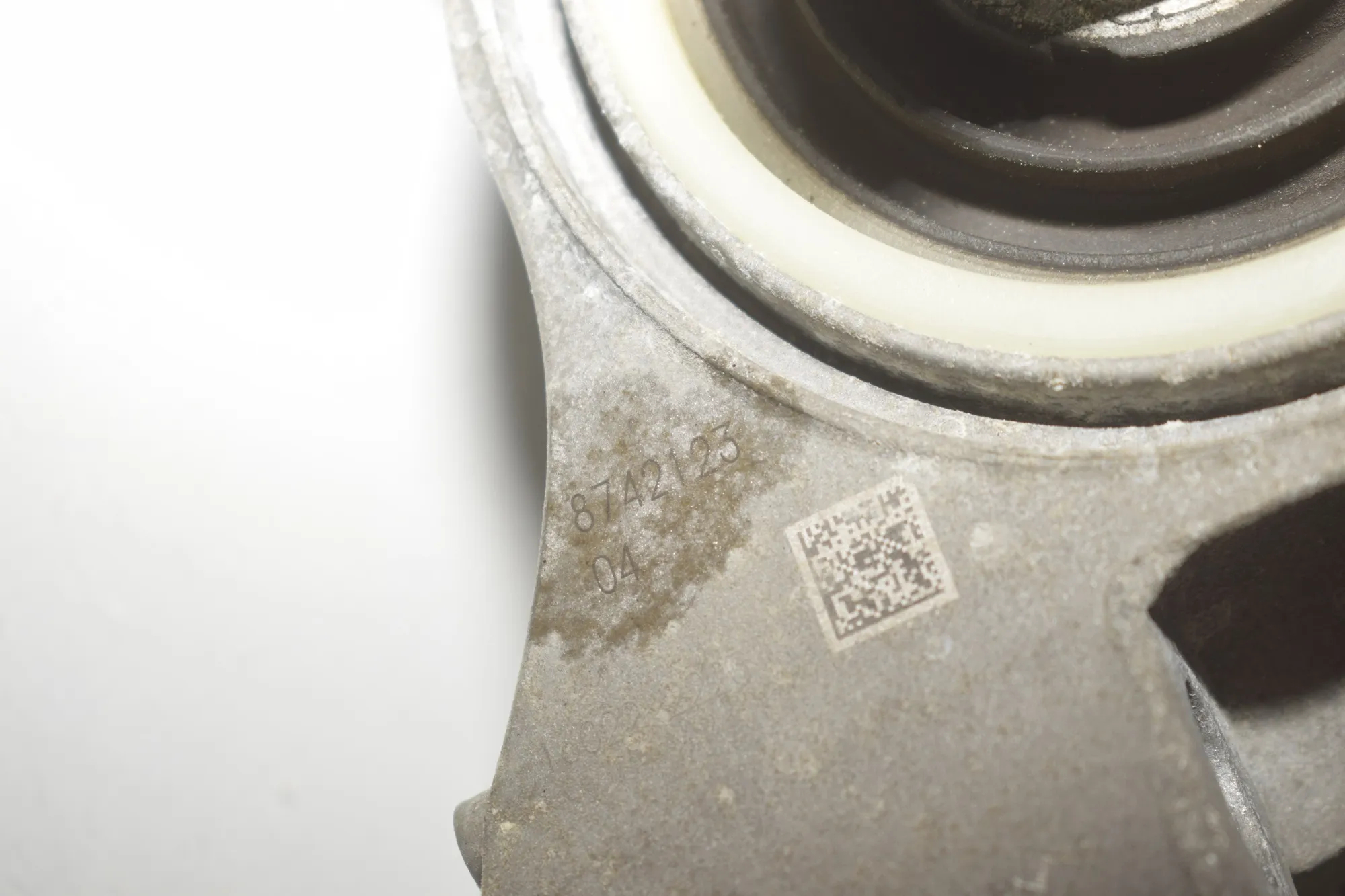 Right Side Engine Mount – OEM 8742123 · BMW i4 (G26) (2022 - -) eDrive35 2023 – 4