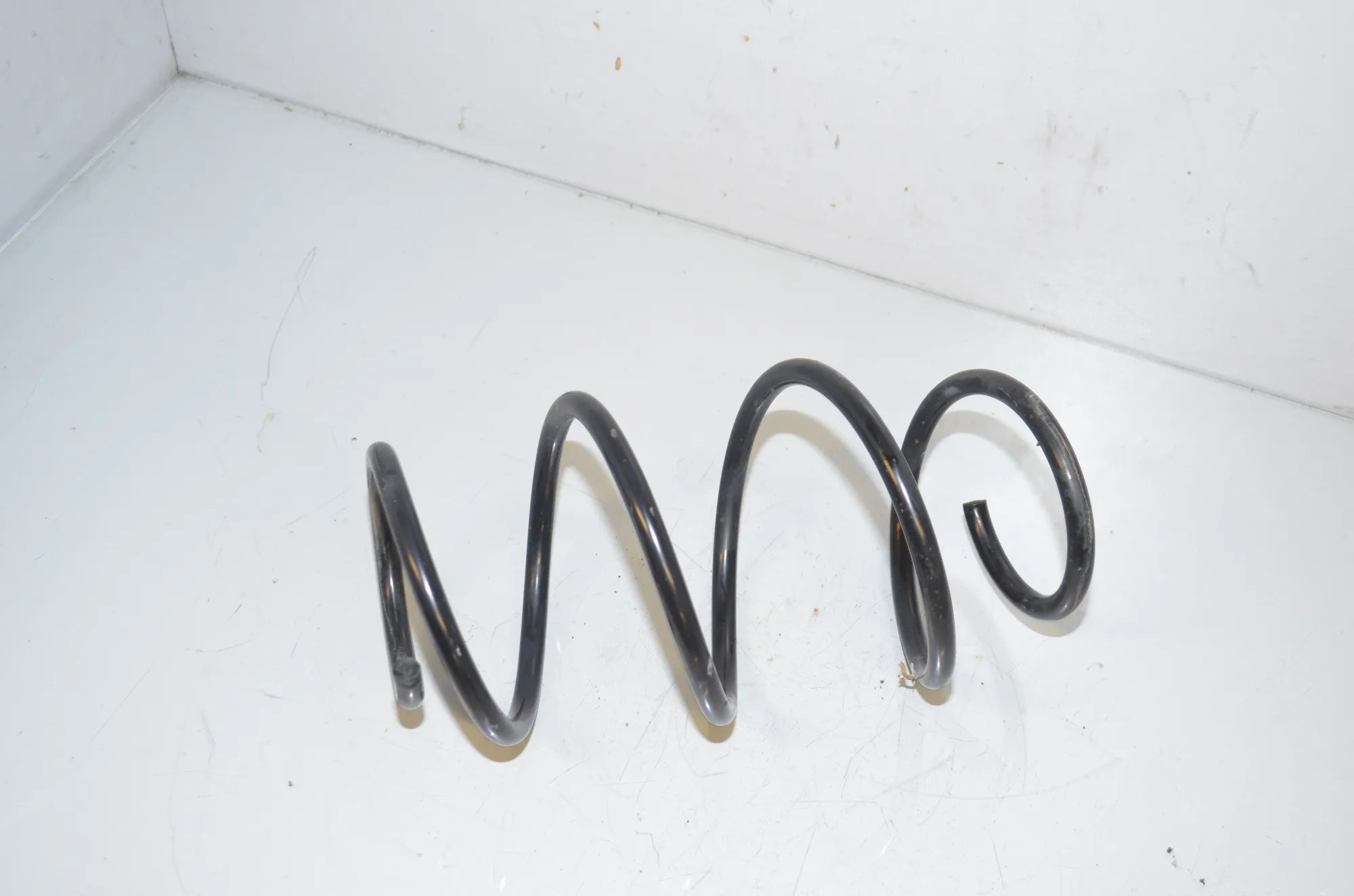 Front Right Coil Spring – OEM 6851716 · BMW 3 (F30, F80) 318 d 2013 – 3