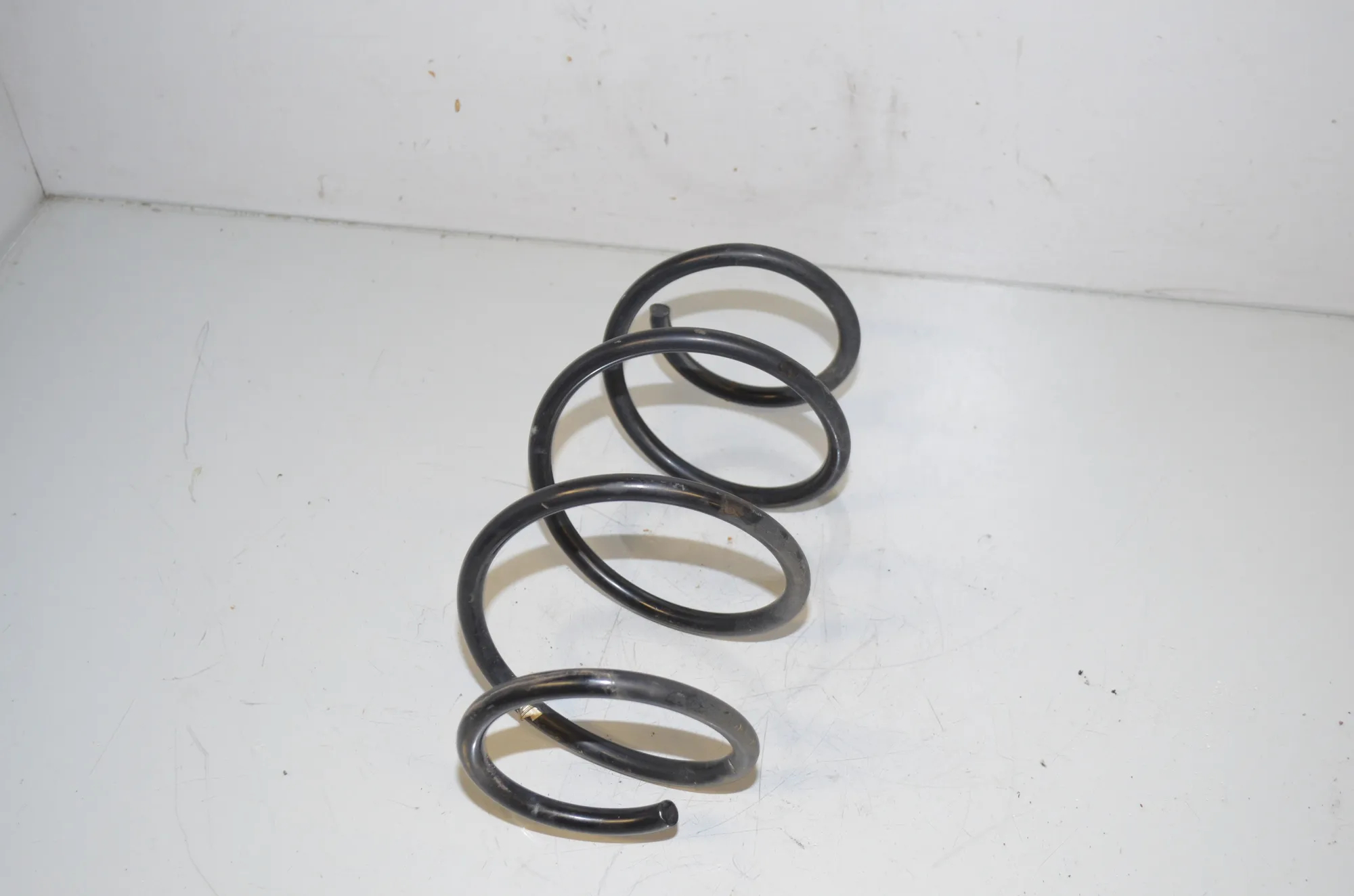Front Right Coil Spring – OEM 6851716 · BMW 3 (F30, F80) 318 d 2013